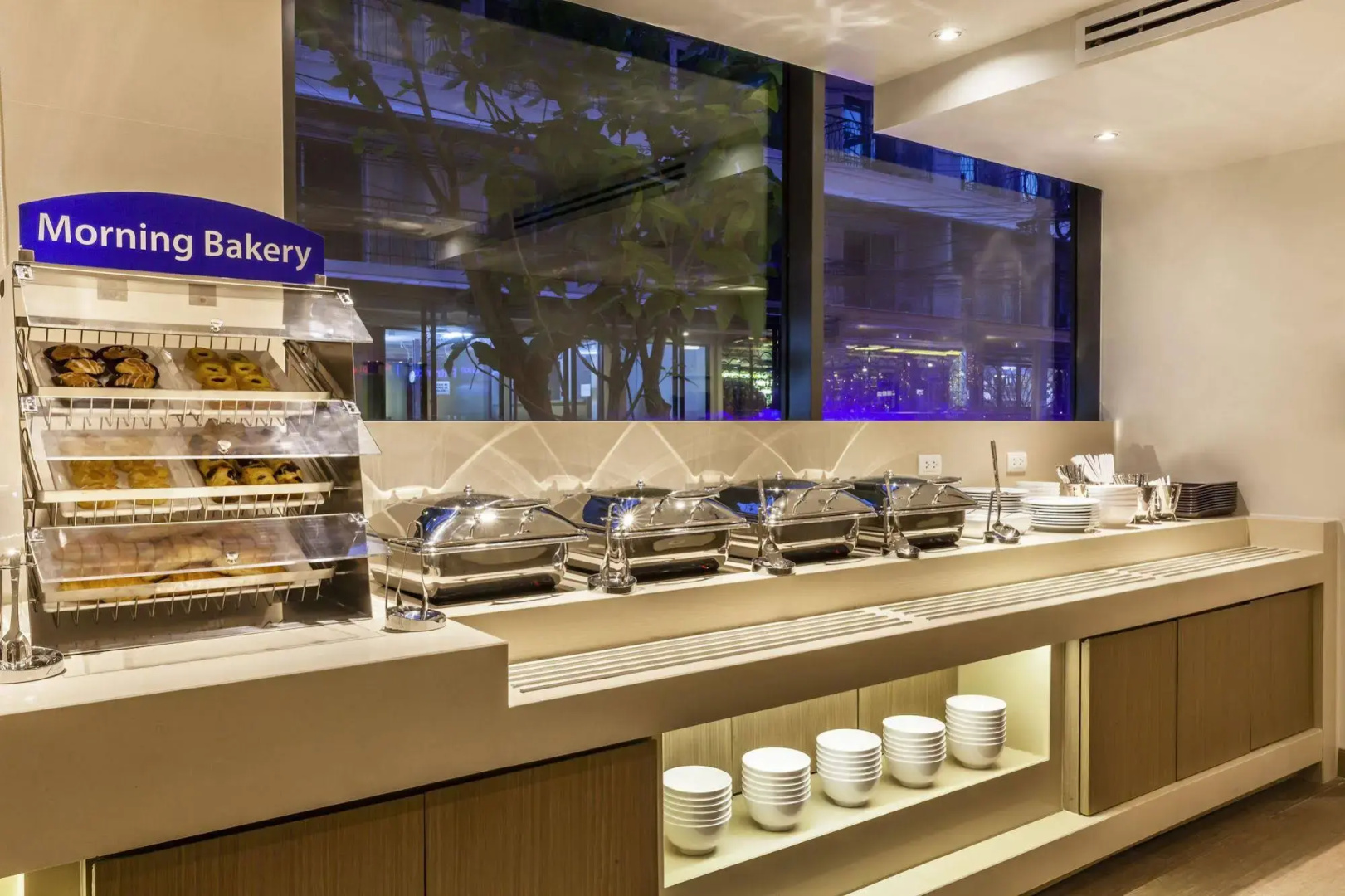 Holiday Inn Express Bangkok Sukhumvit 11 by IHG