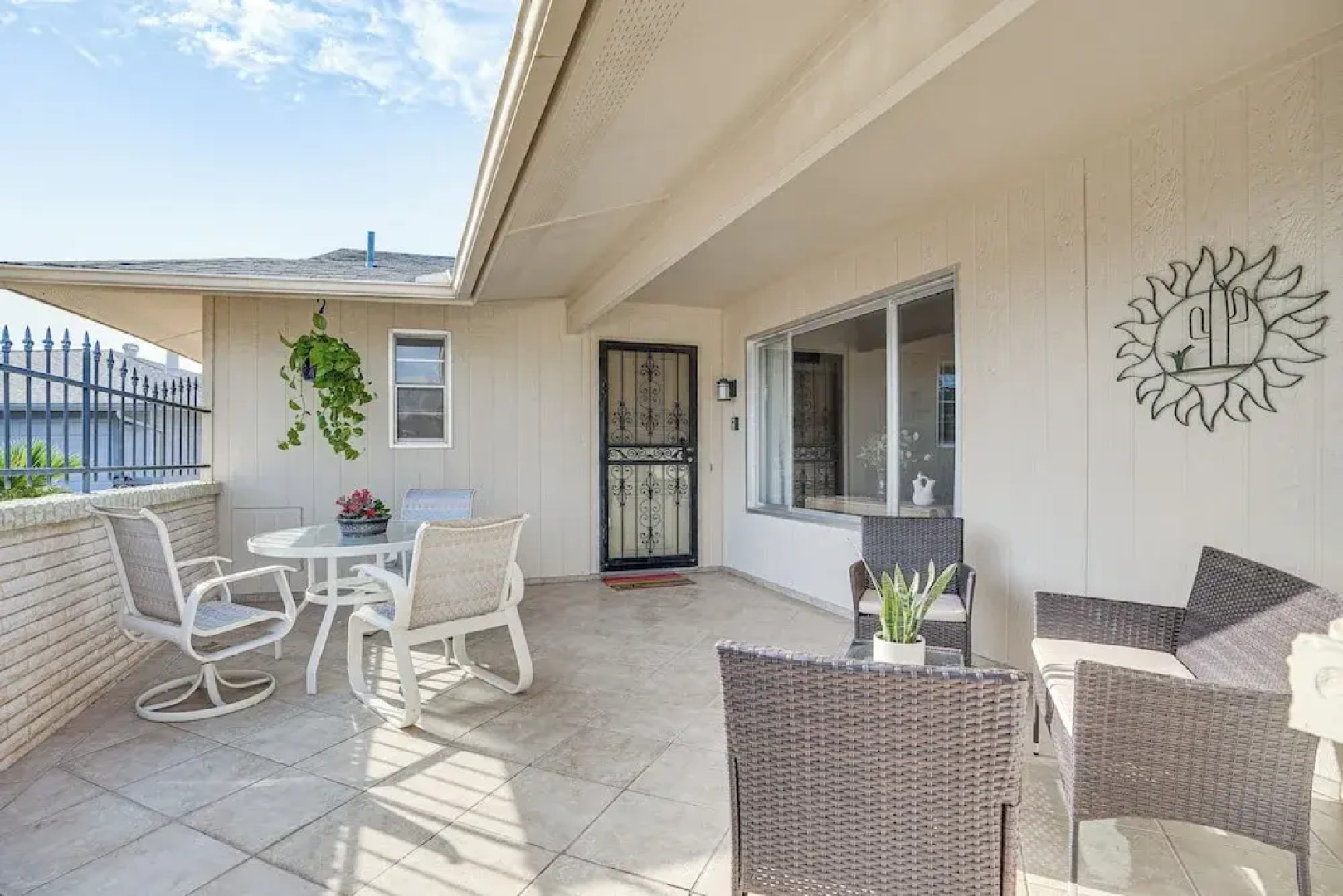 Walk to Golf Course: 55-plus Home in Sun City West