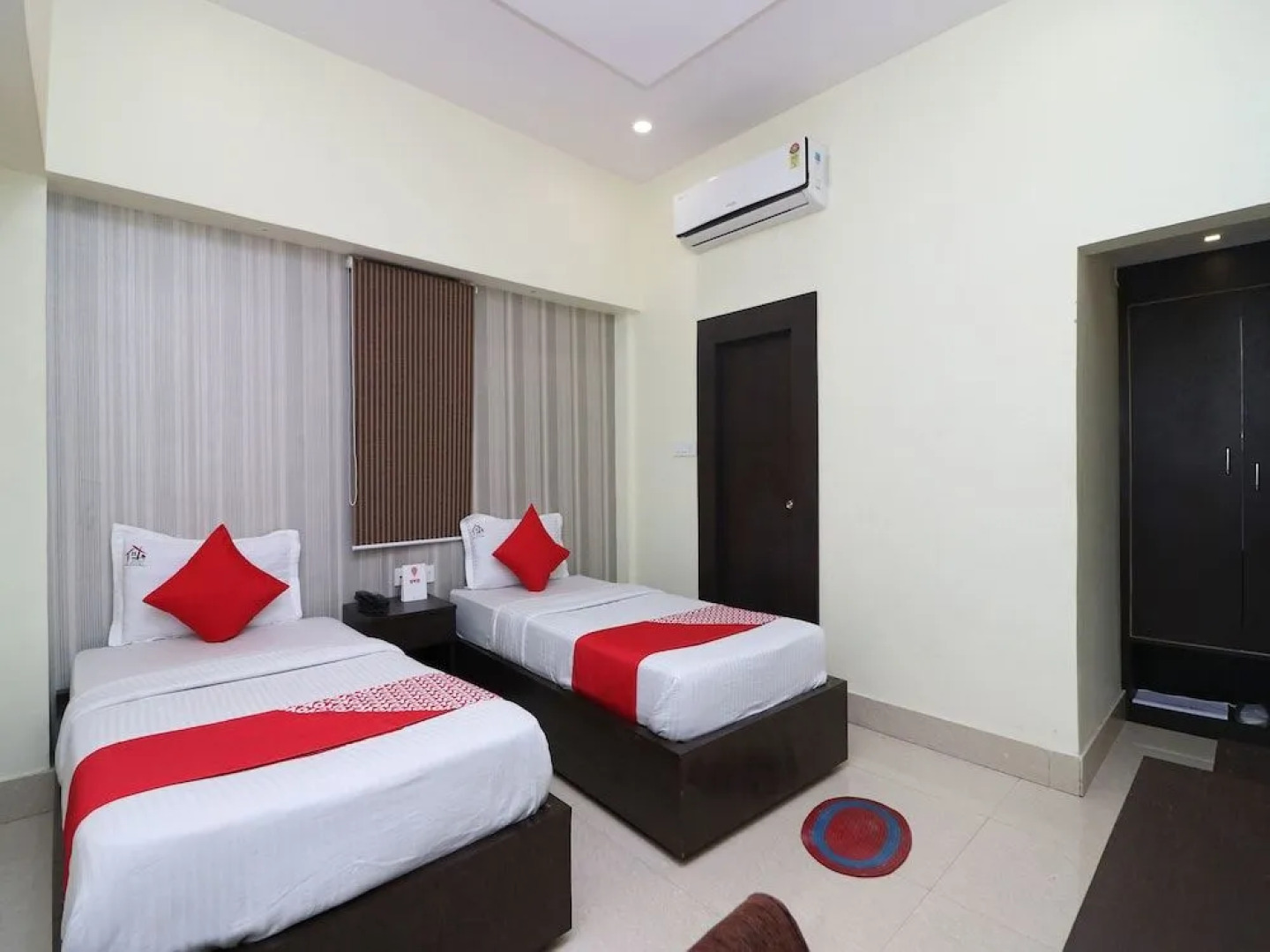 OYO 17111 Hotel Pritika
