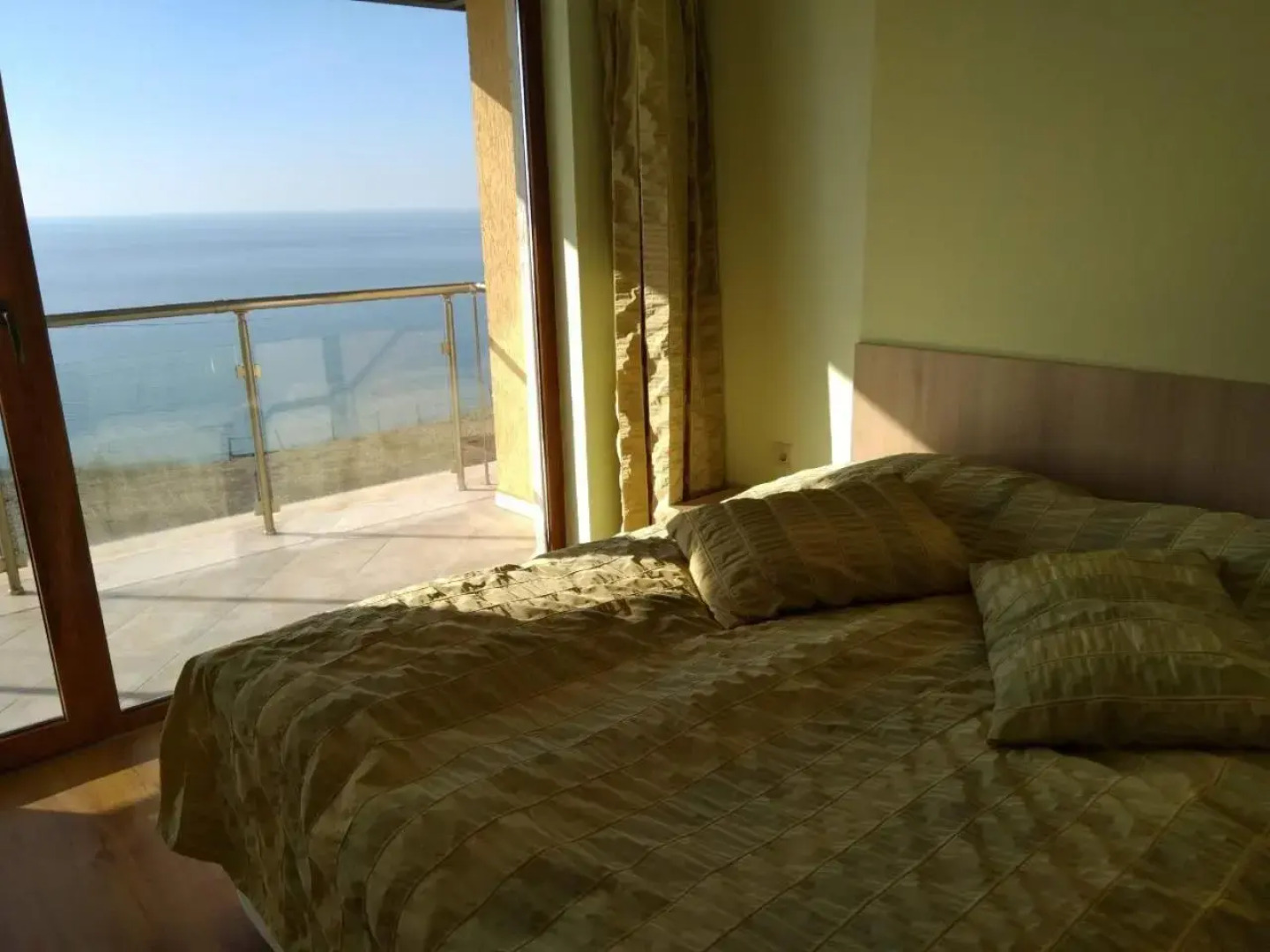 Private Apartment A12 in July Morning Seaside Resort