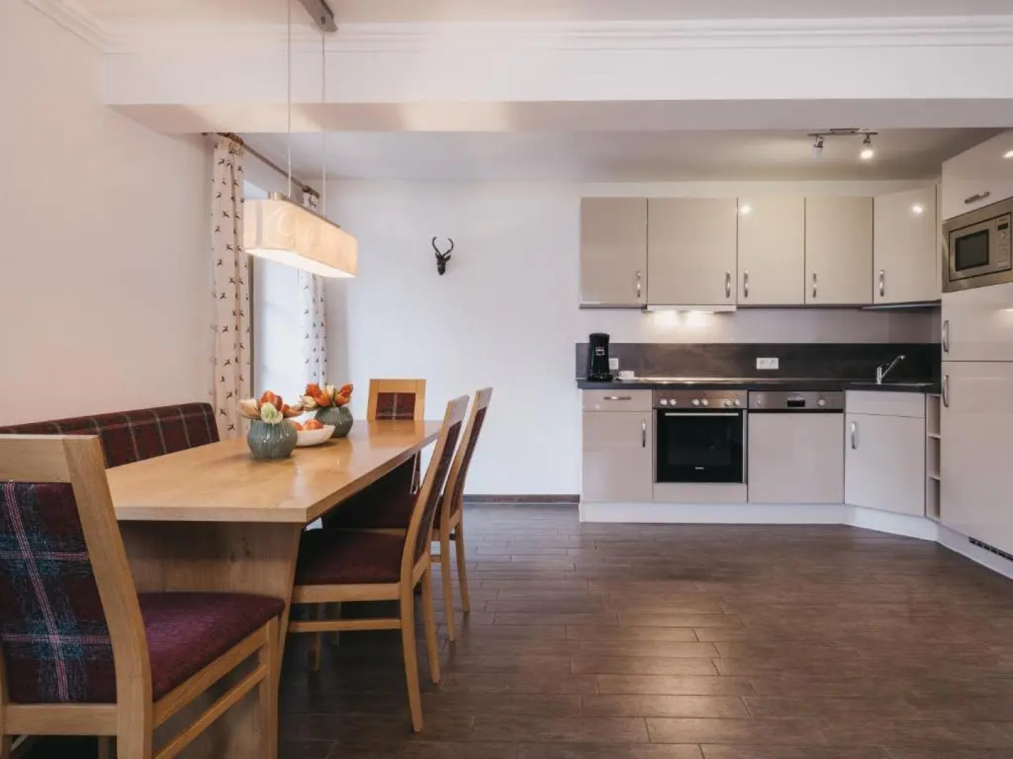 Appart Residence Kristall by Skinetworks