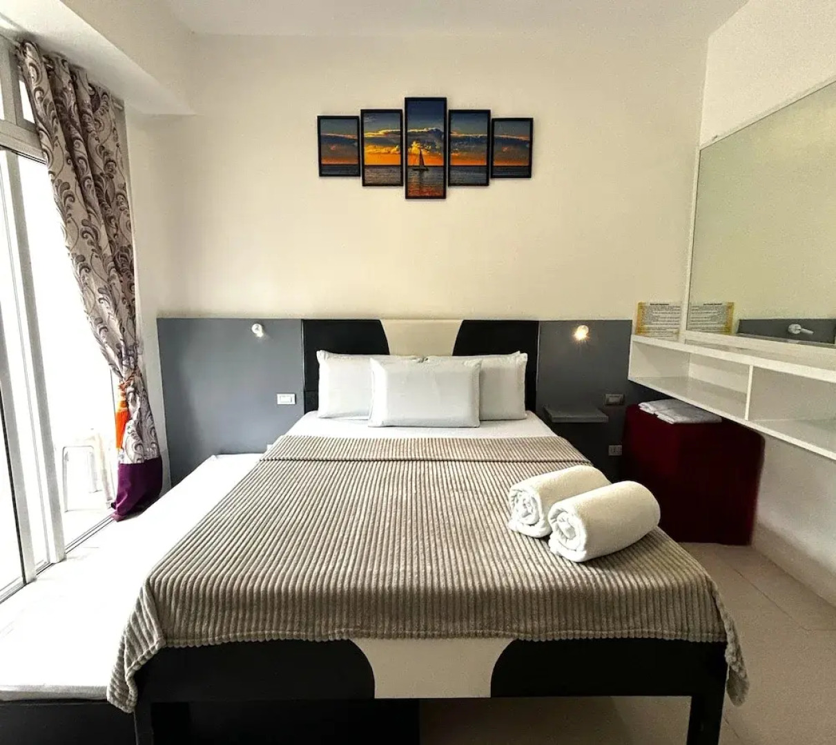 Beach Condos Pico de Loro Hamilo Coast