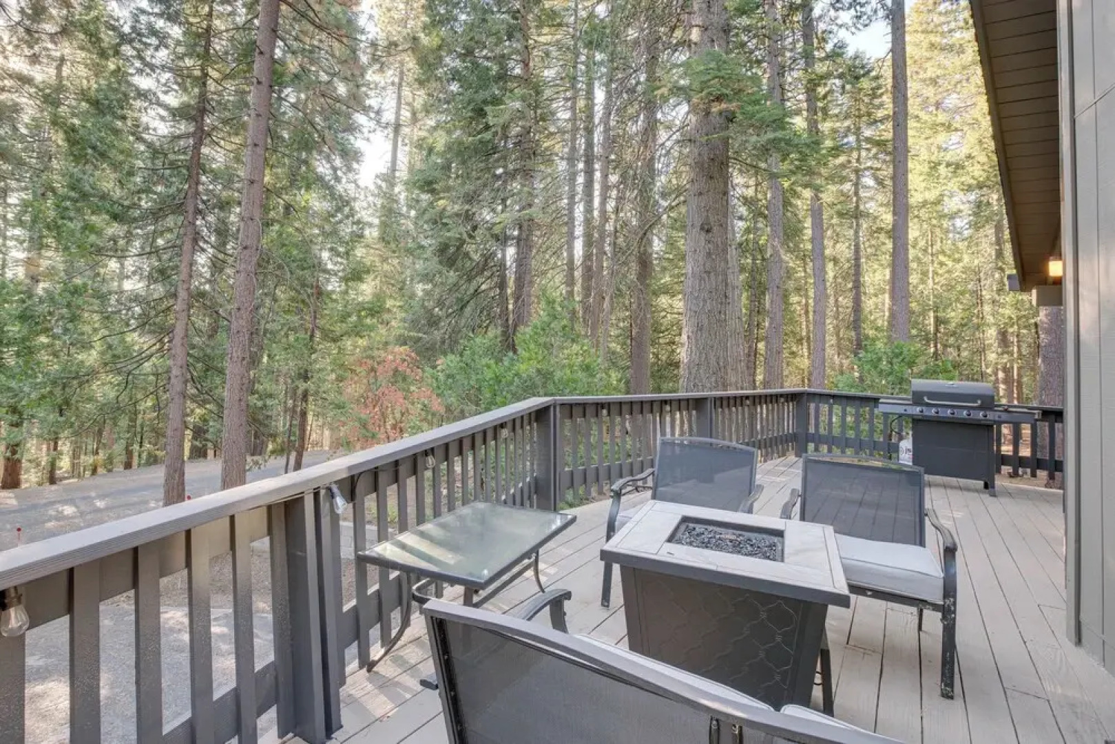 Arnold Cabin Near Calaveras Big Trees State Park!