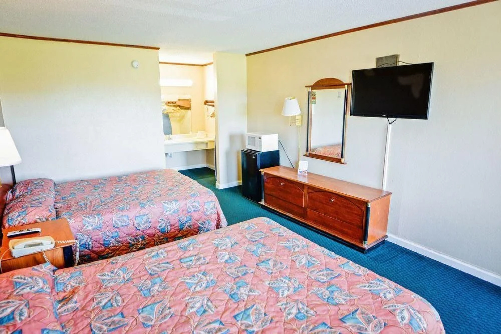 Southern Inn & Suites