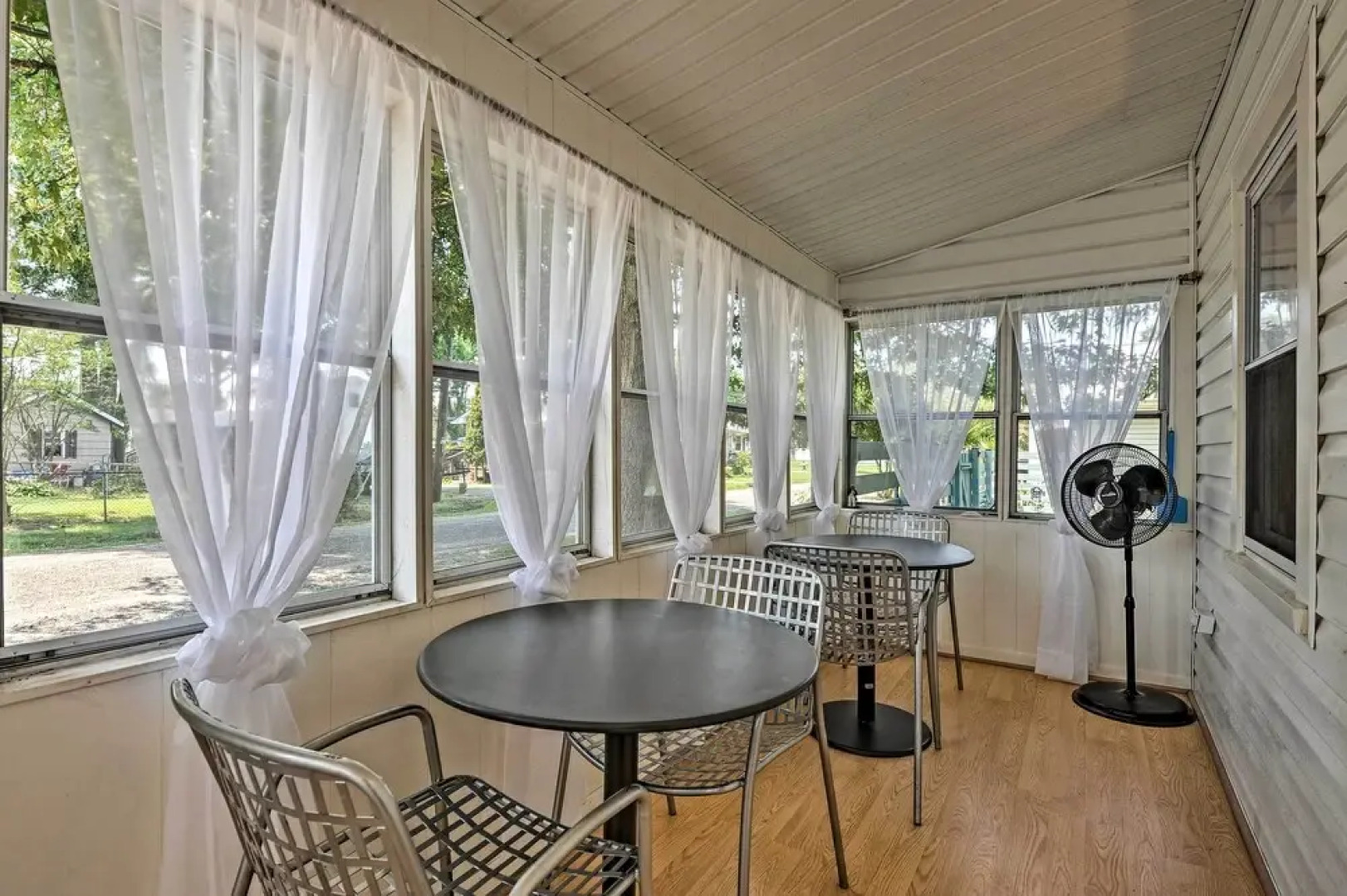 'the Blue Crab Cottage' - 3 Blocks From The Beach!