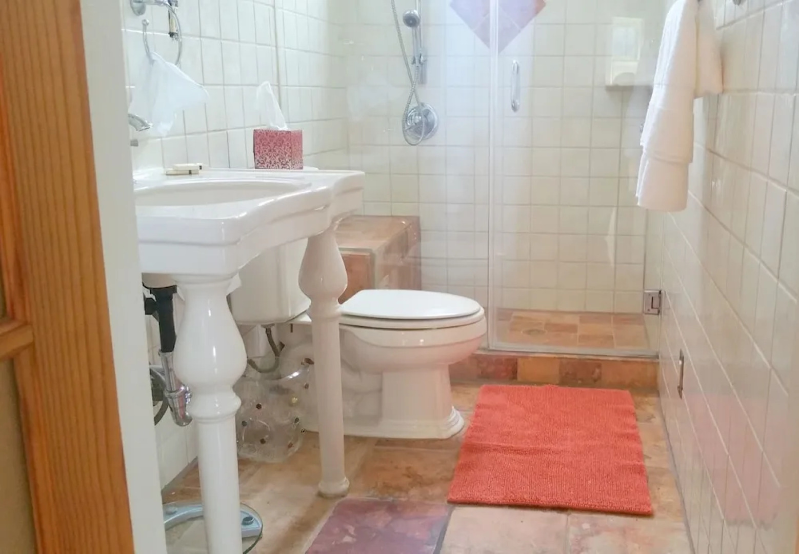 Gorgeous 4 Bedroom Victorian Townhouse