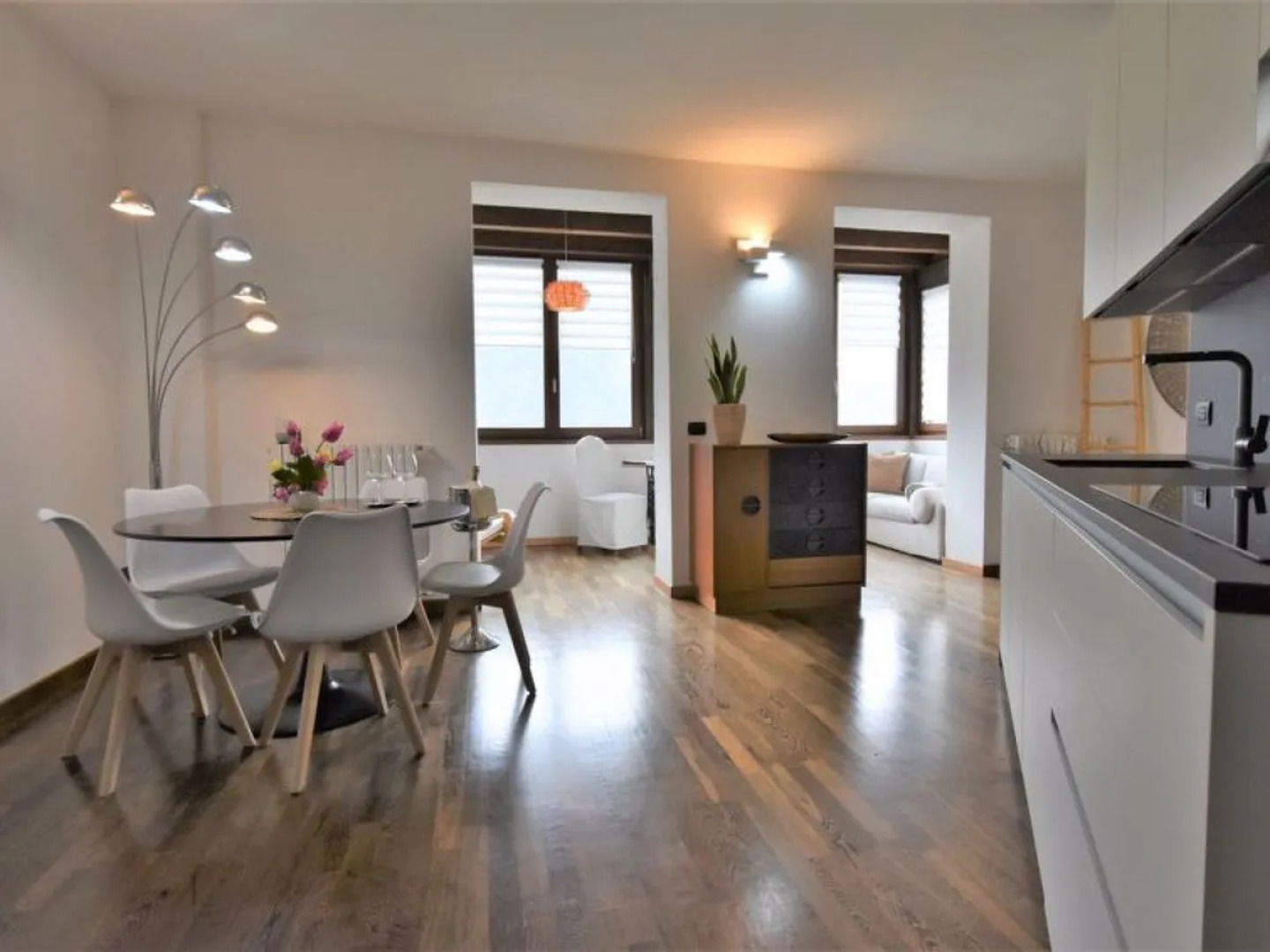 Valley View Pool Apartment