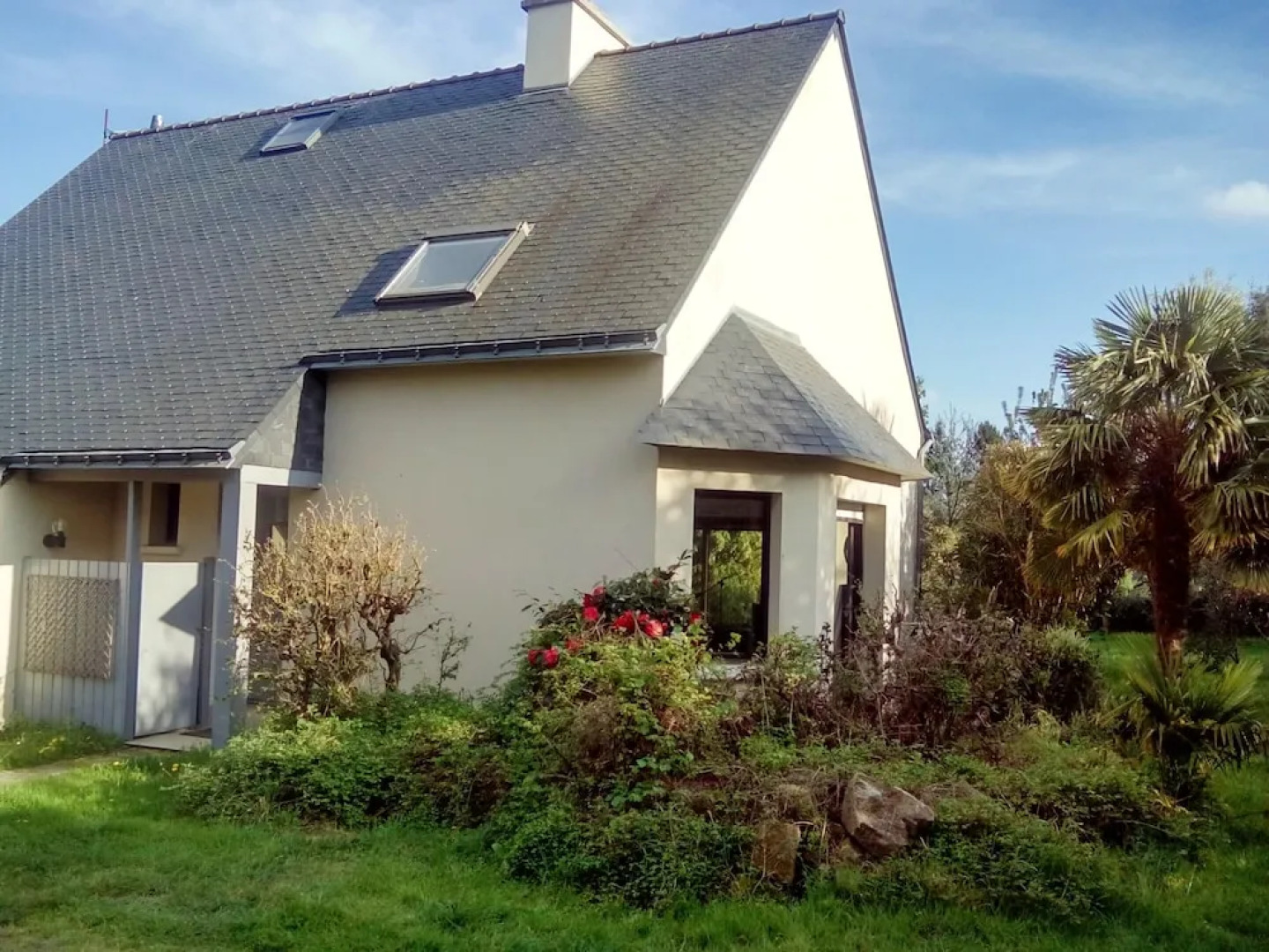 House With 3 Bedrooms in Saint-perreux, With Enclosed Garden - 40 km F