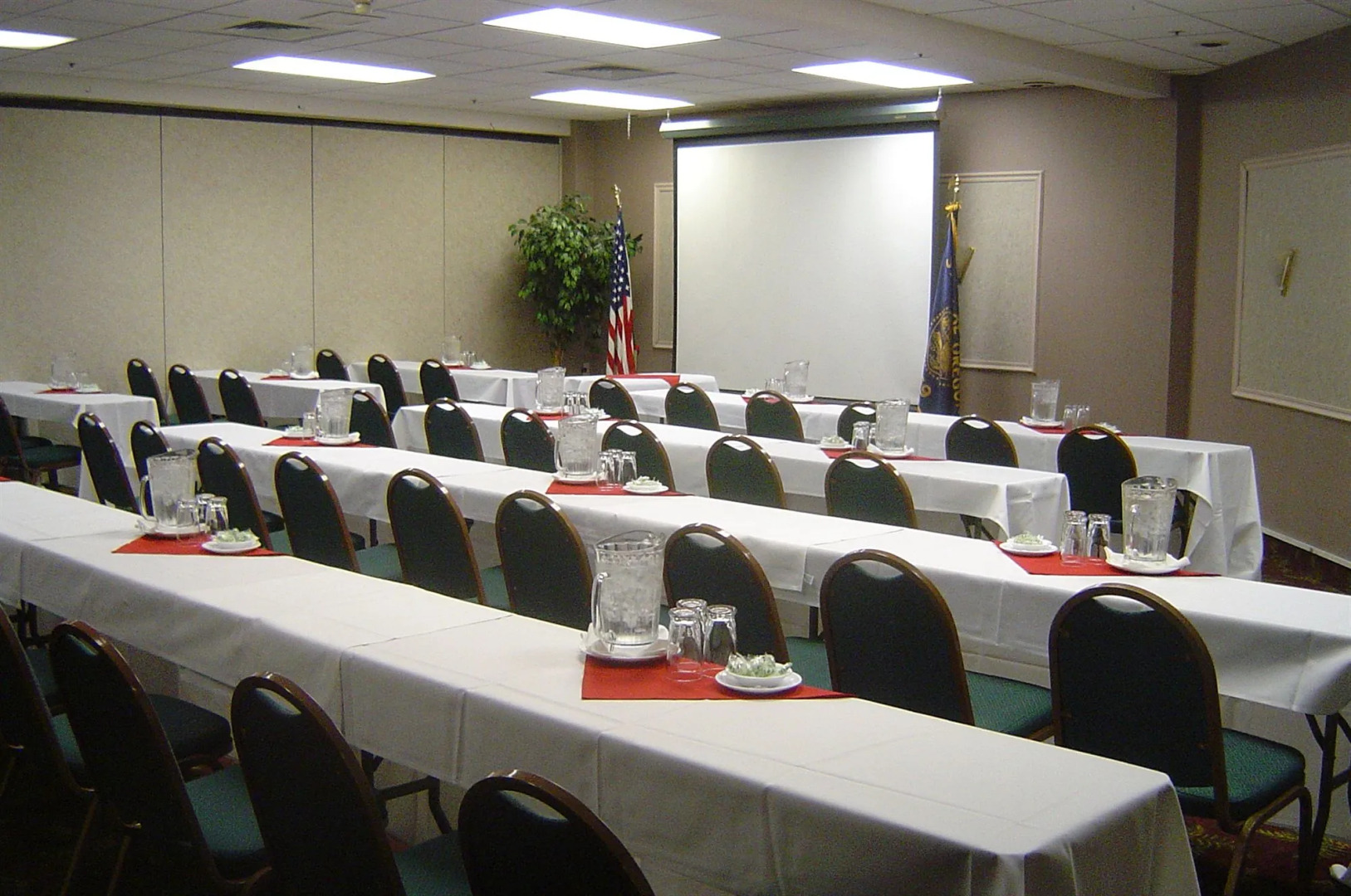 Rogue Regency Inn and Suites