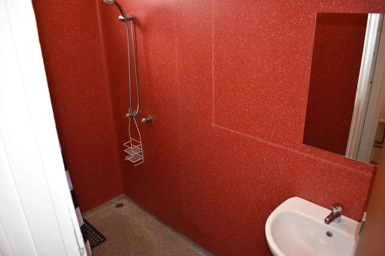 Hobarts Accommodation & Hostel