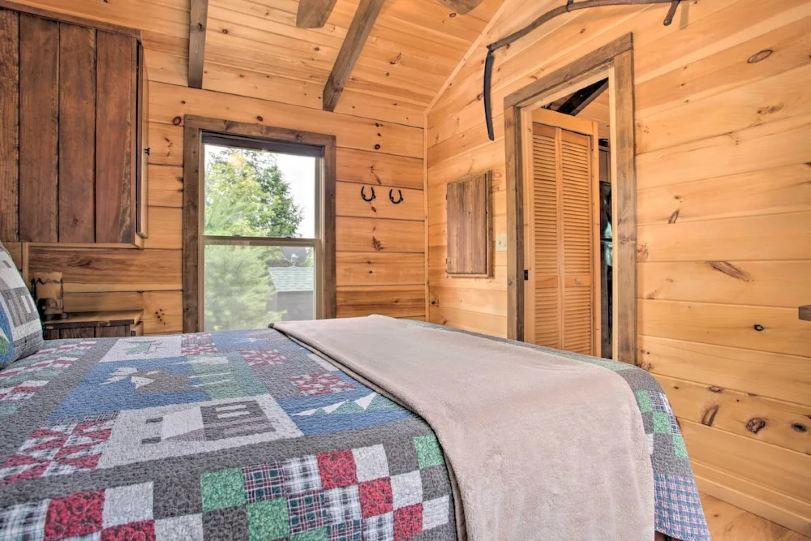 Cabin in Mill Spring Near Parker-binns Winery