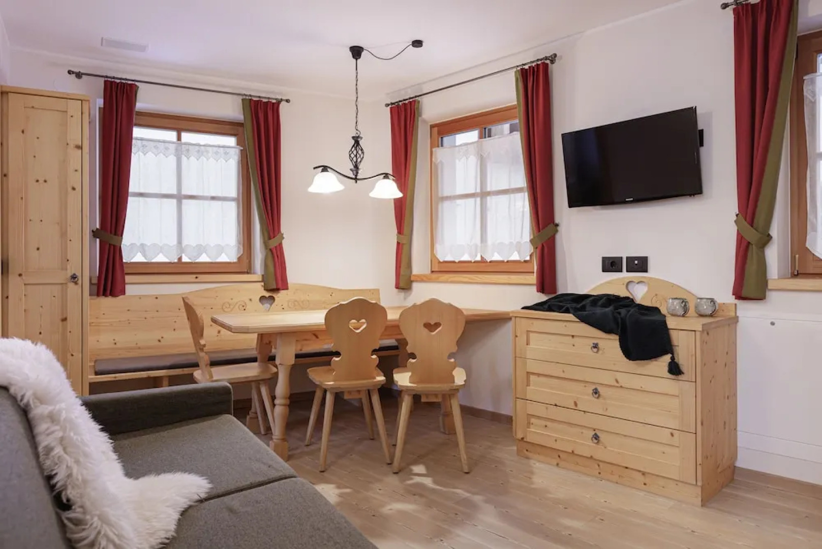 Chalet Tyrolian Apartments - by Familiaris - Pools 500 meters