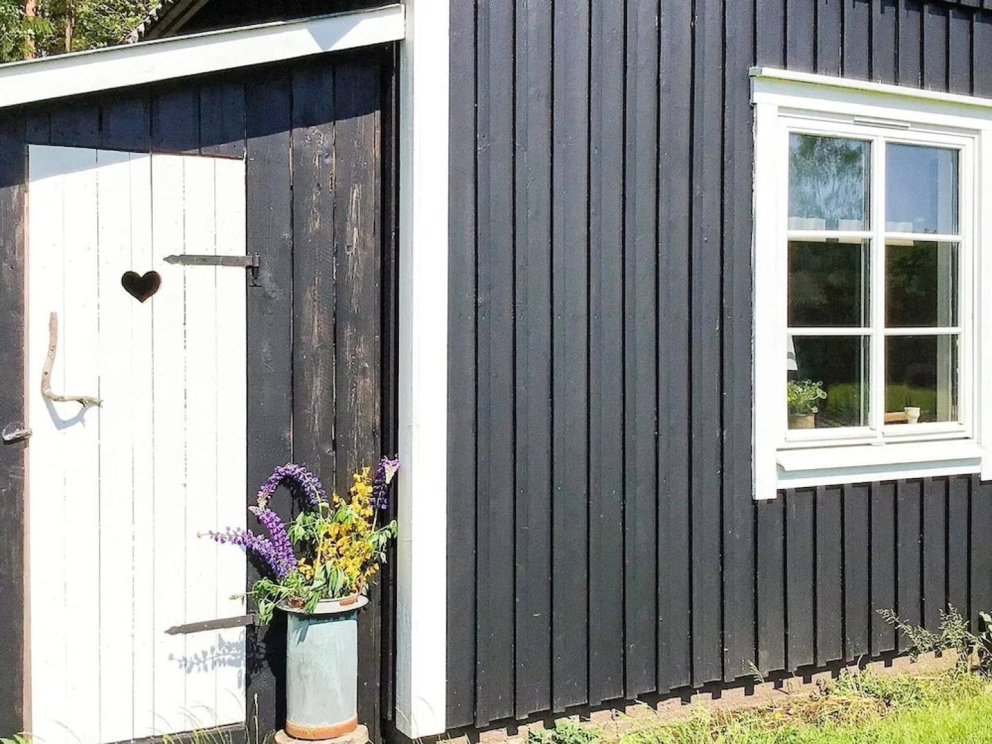 Country Cottage Near Ullared