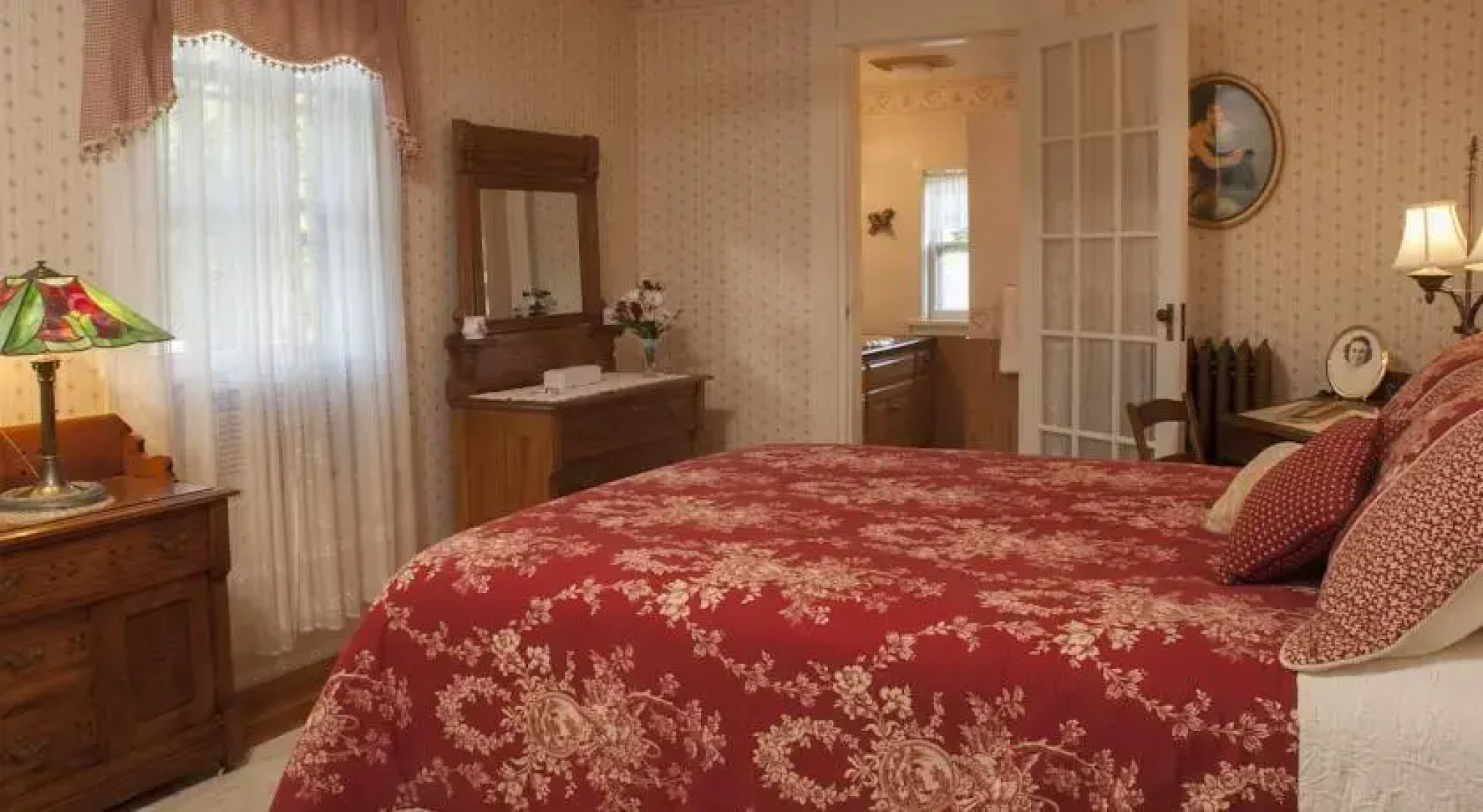 Red Forest Bed and Breakfast Inn