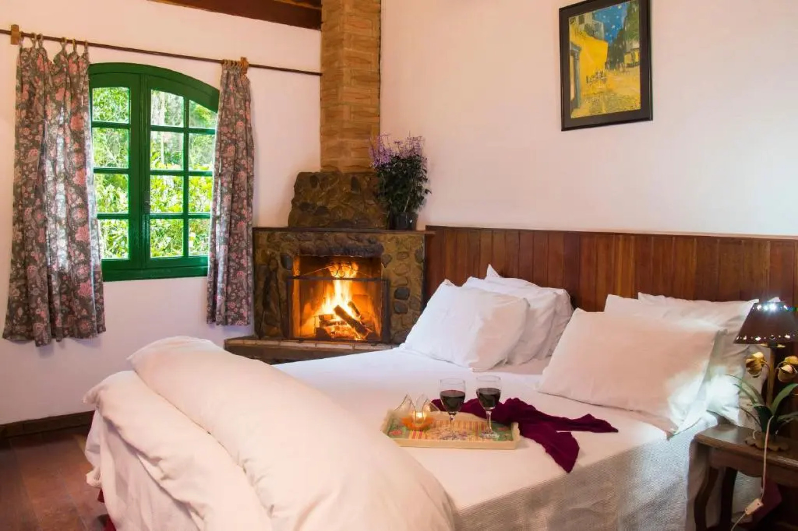 Pousada no Caminho do Marimbondo