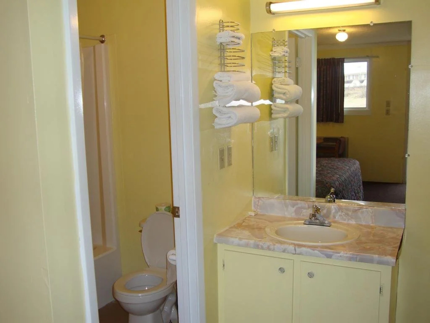 Economy Inn Crossville