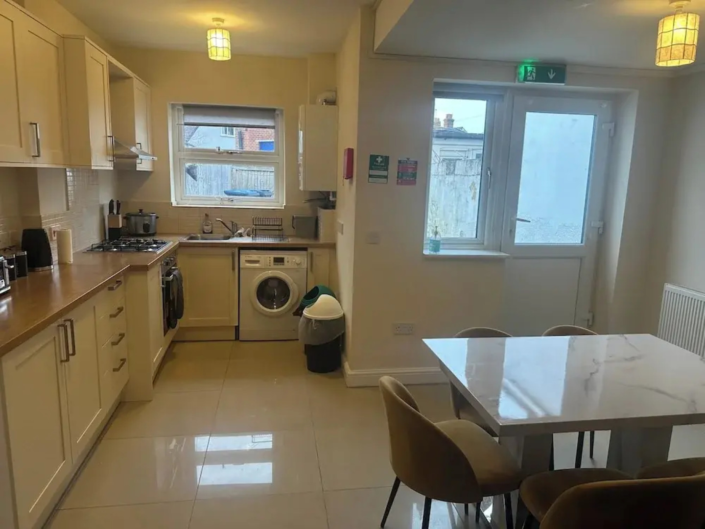 Spacious 4bed Home Near Woking Attractions&nature