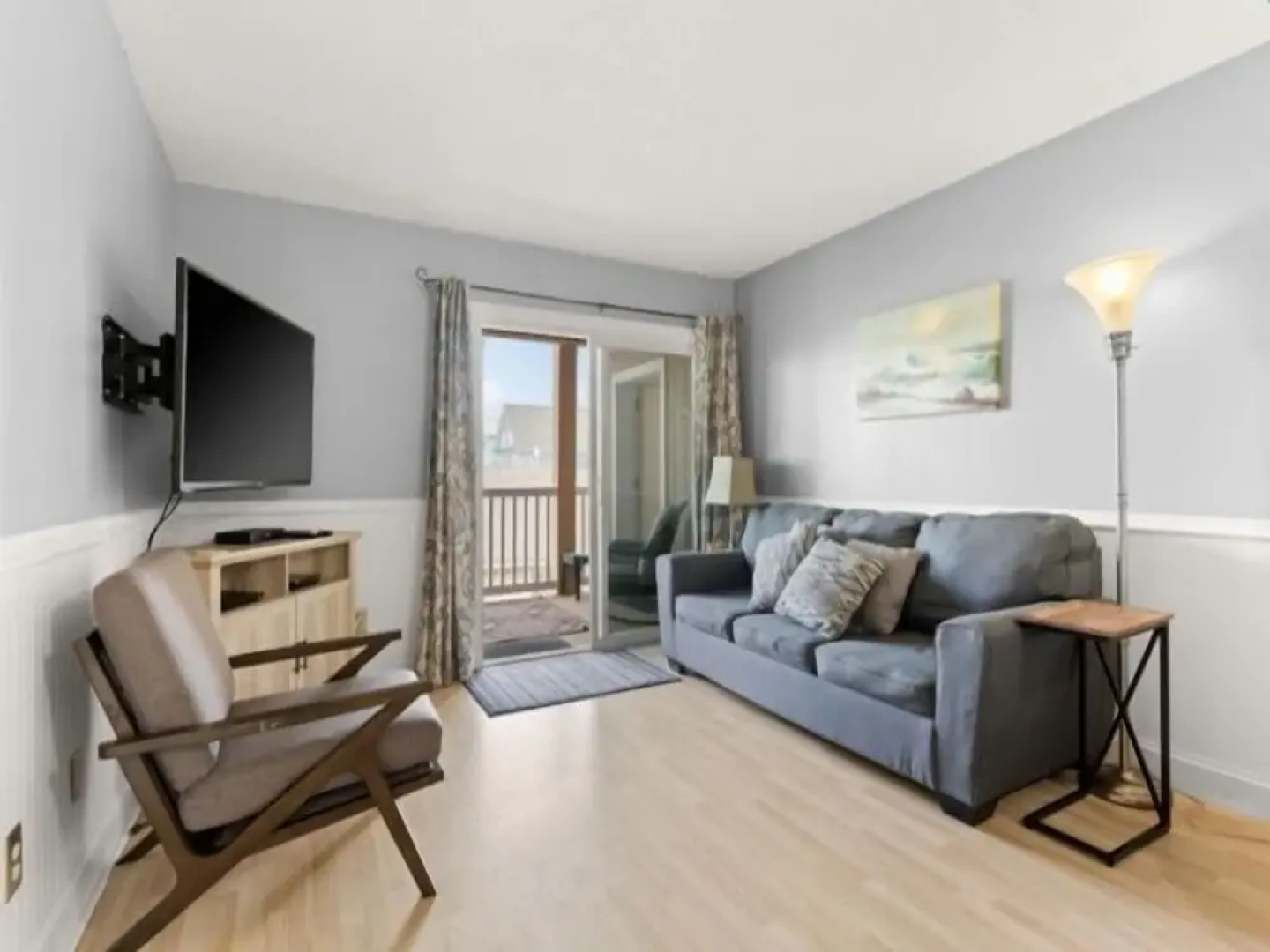 Sand Pebbles A17 - Relax And Unwind. Feel The Sun On Your Shoulders And The Ocean Breezes In Your Hair. 2 Bedroom Condo by RedAwning