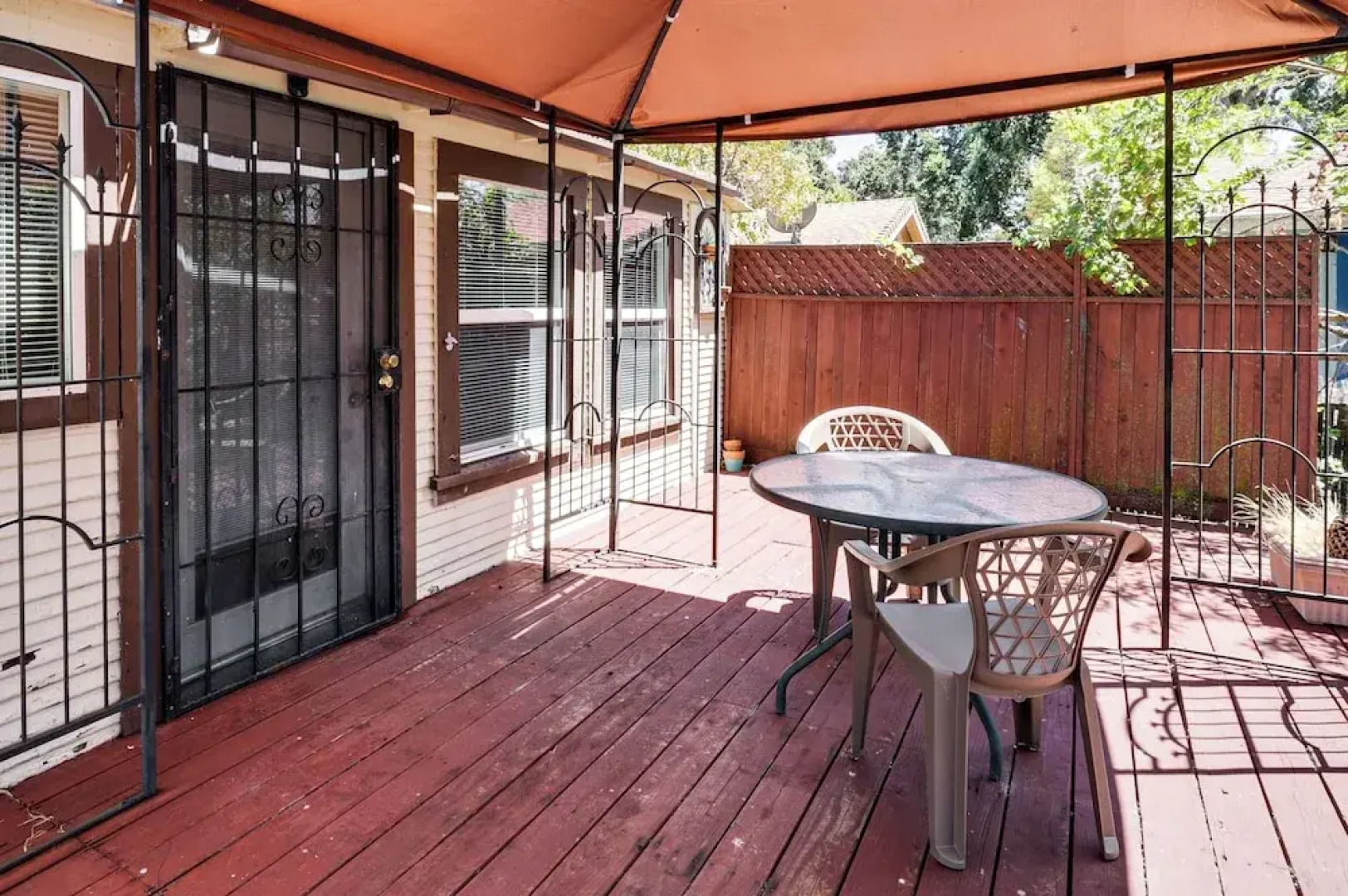 Watefront Getaway w/ Mtn Views & Dock in Clearlake