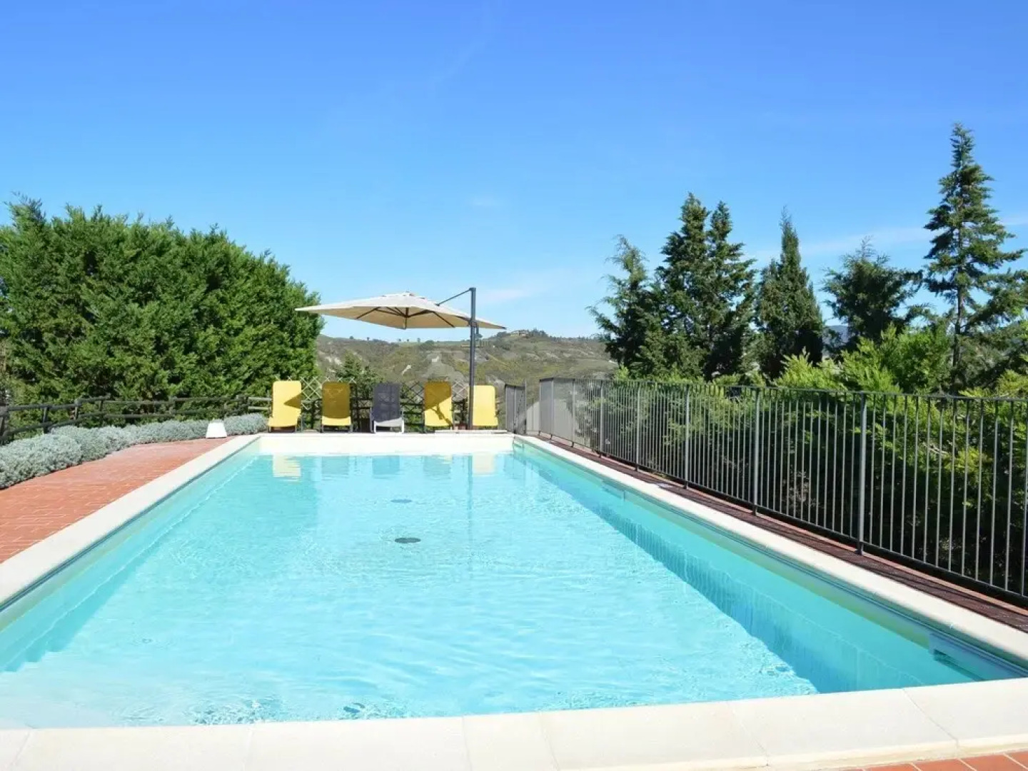 Villa With Private Pool, Immersed in the Gorgeous Countryside of Asciano