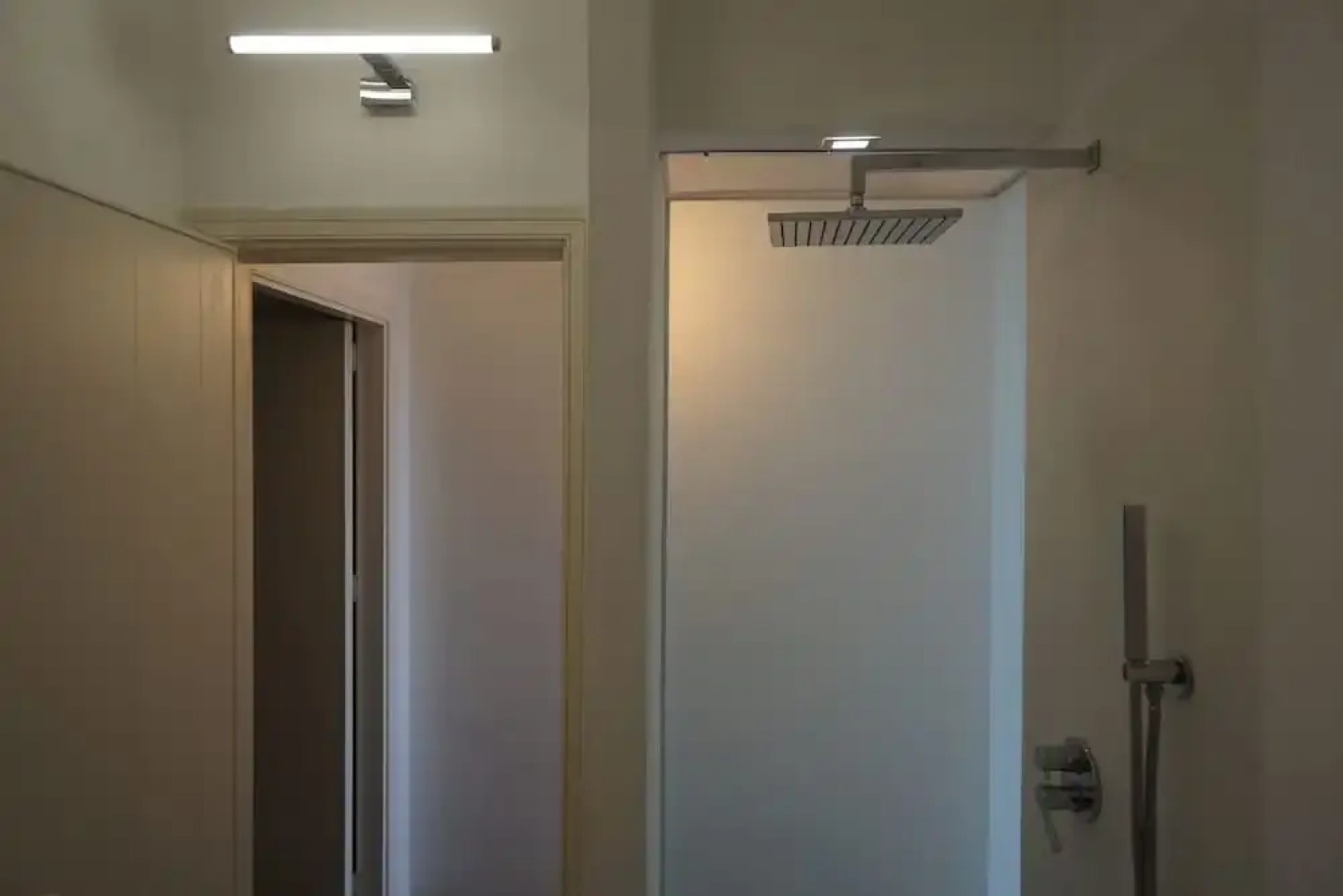 Burdi House Apartment Surrounded by Greenery and Tranquility Near the sea