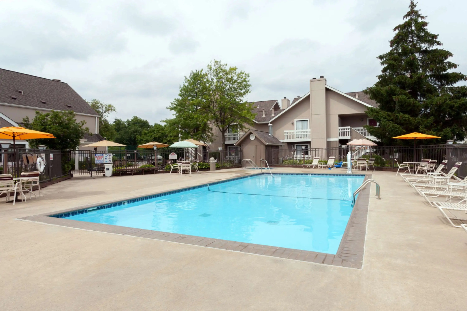 Hawthorn Suites by Wyndham Dearborn/Detroit