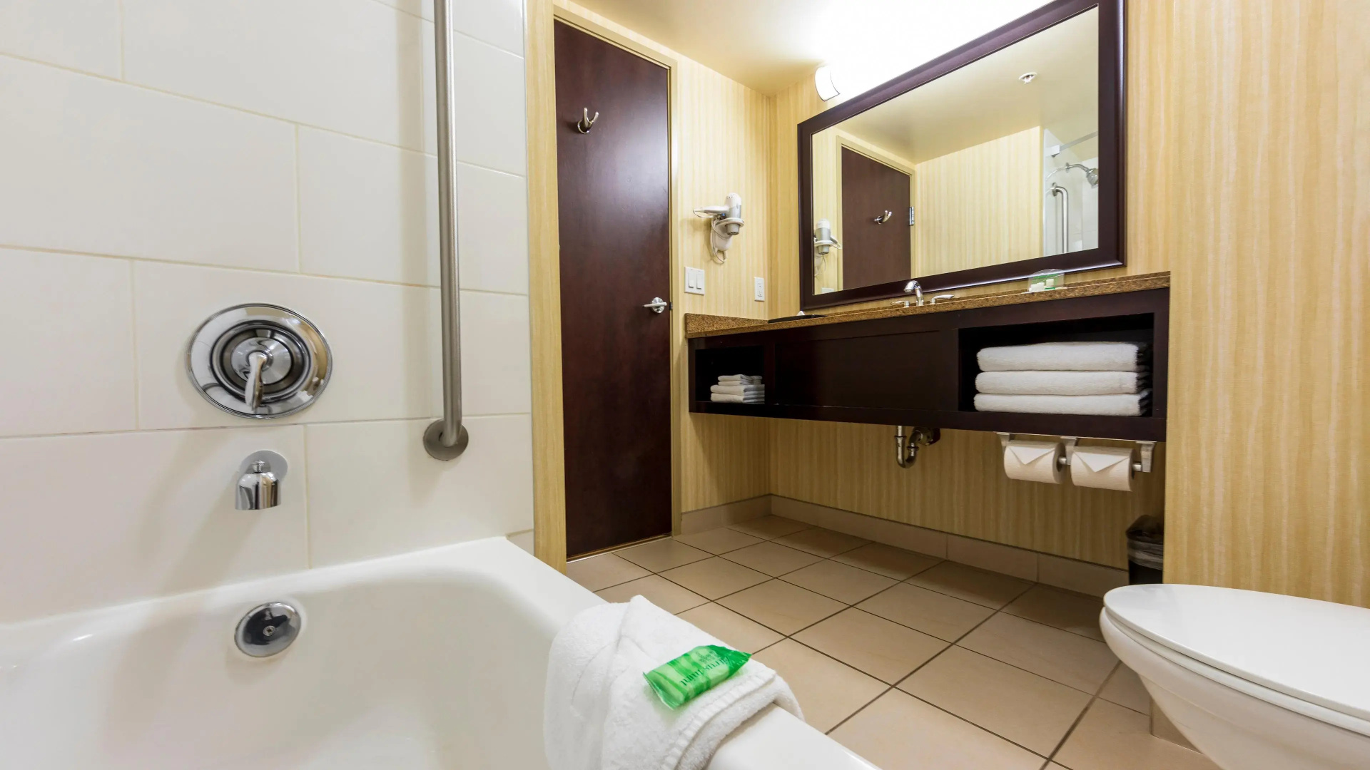 Holiday Inn Hotel & Suites Kamloops by IHG