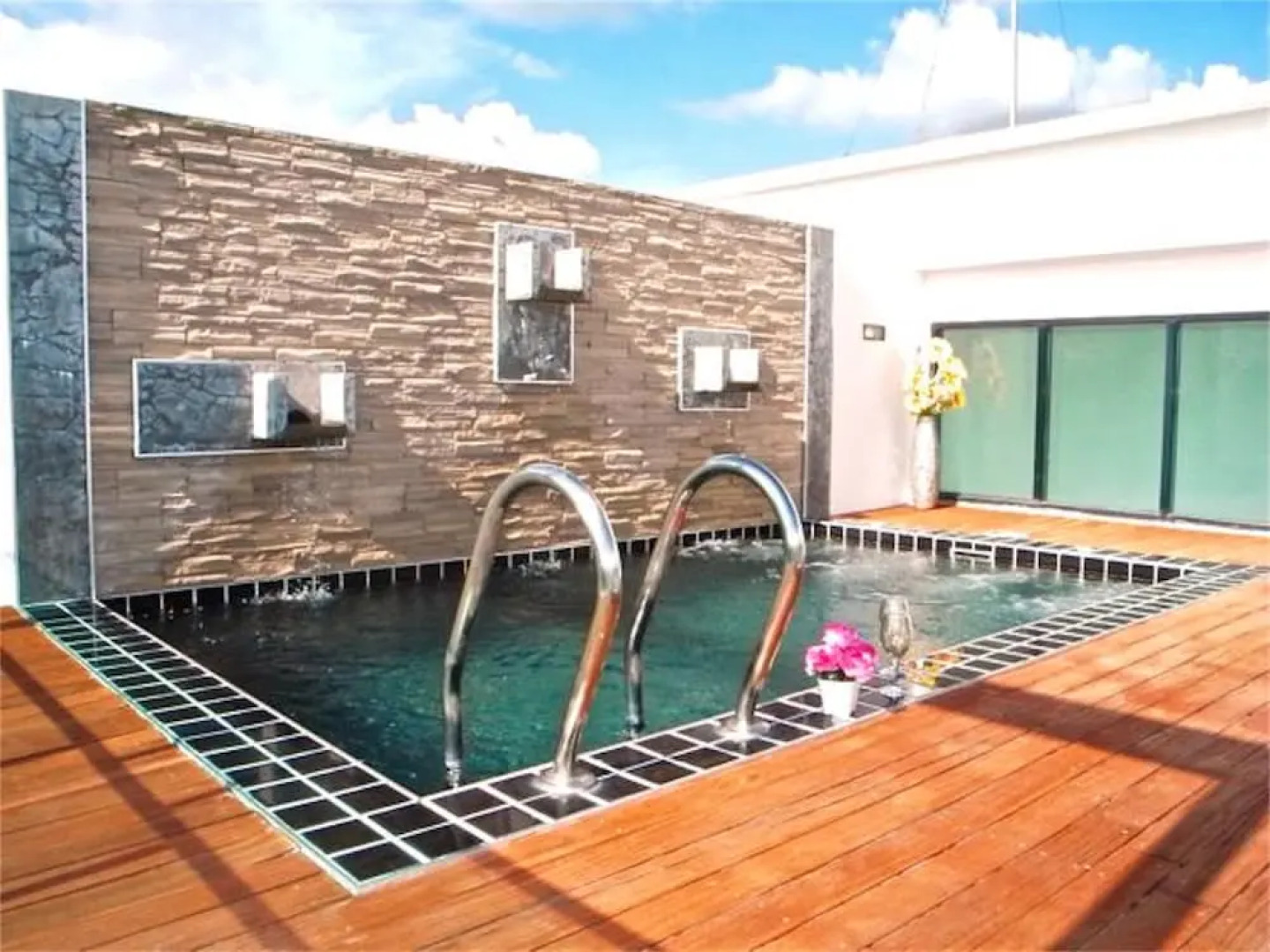 Kamala Regent 3 bedrooms apartment with rooftop pool