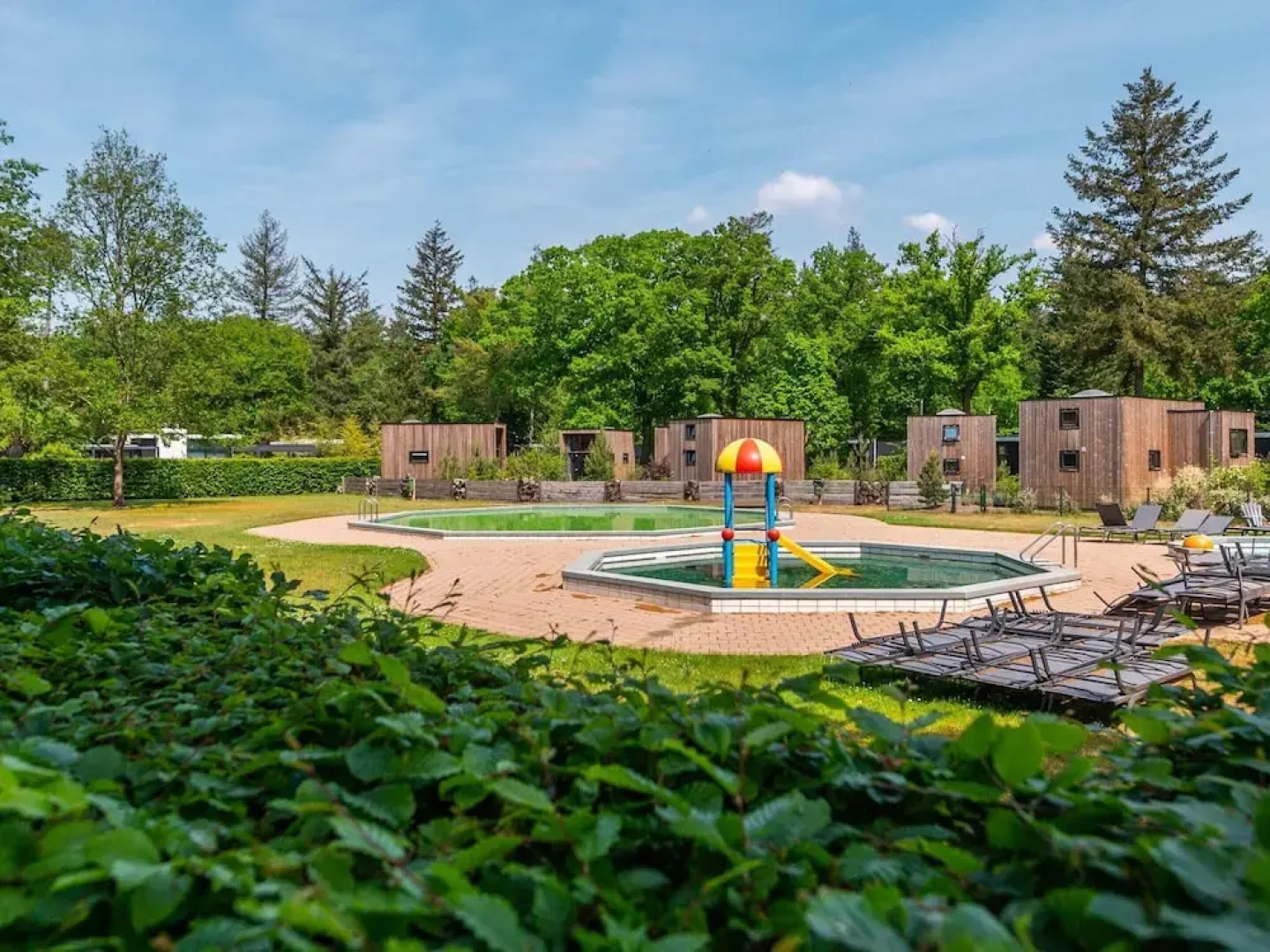 Well-kept Chalet in a Holiday Park, Adjacent to the Hoge Veluwe National Park