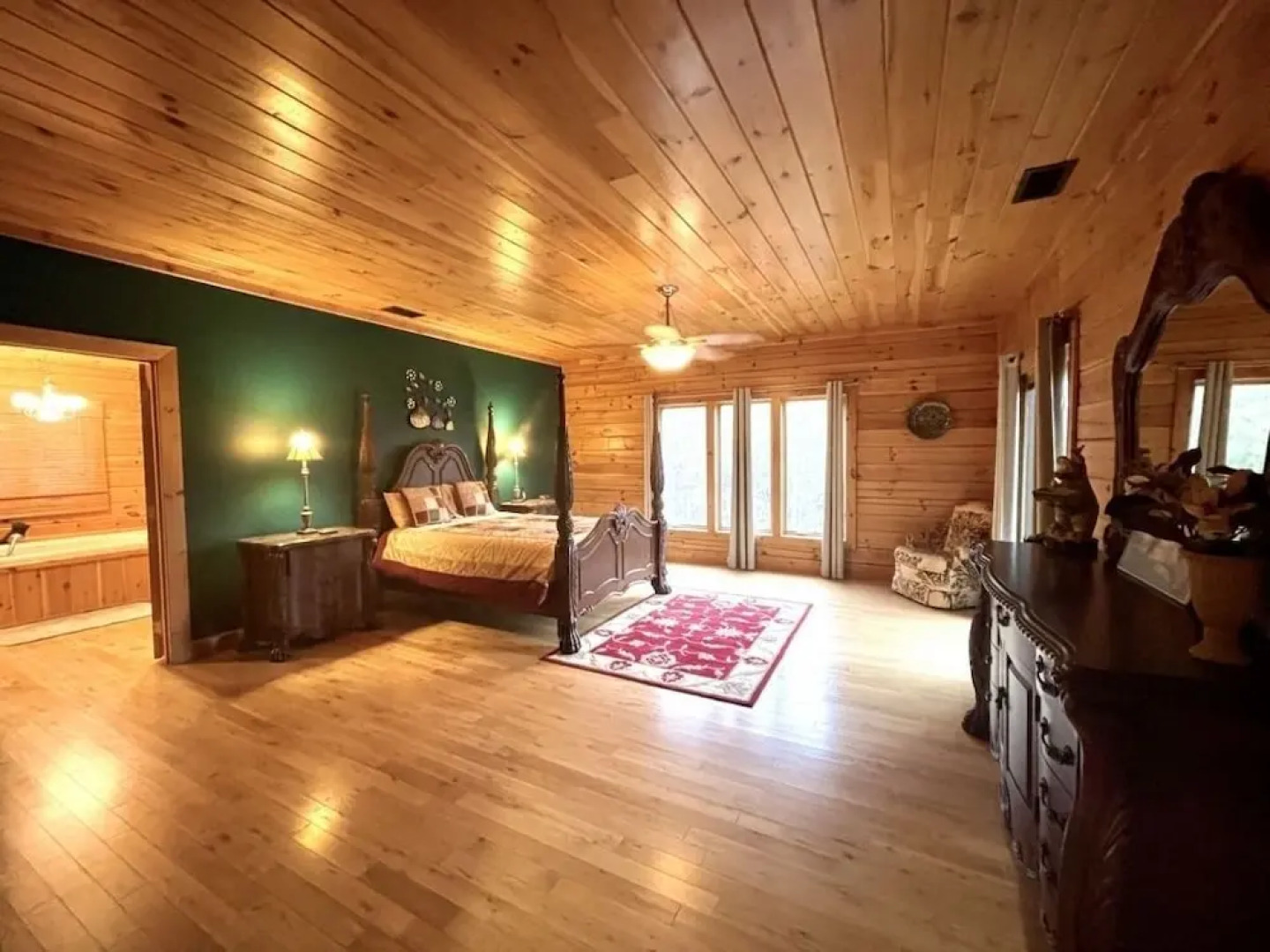A true log cabin with 360 degree mountain views - Pet and Motorcycle friendly! 5 Bedroom Cabin by RedAwning
