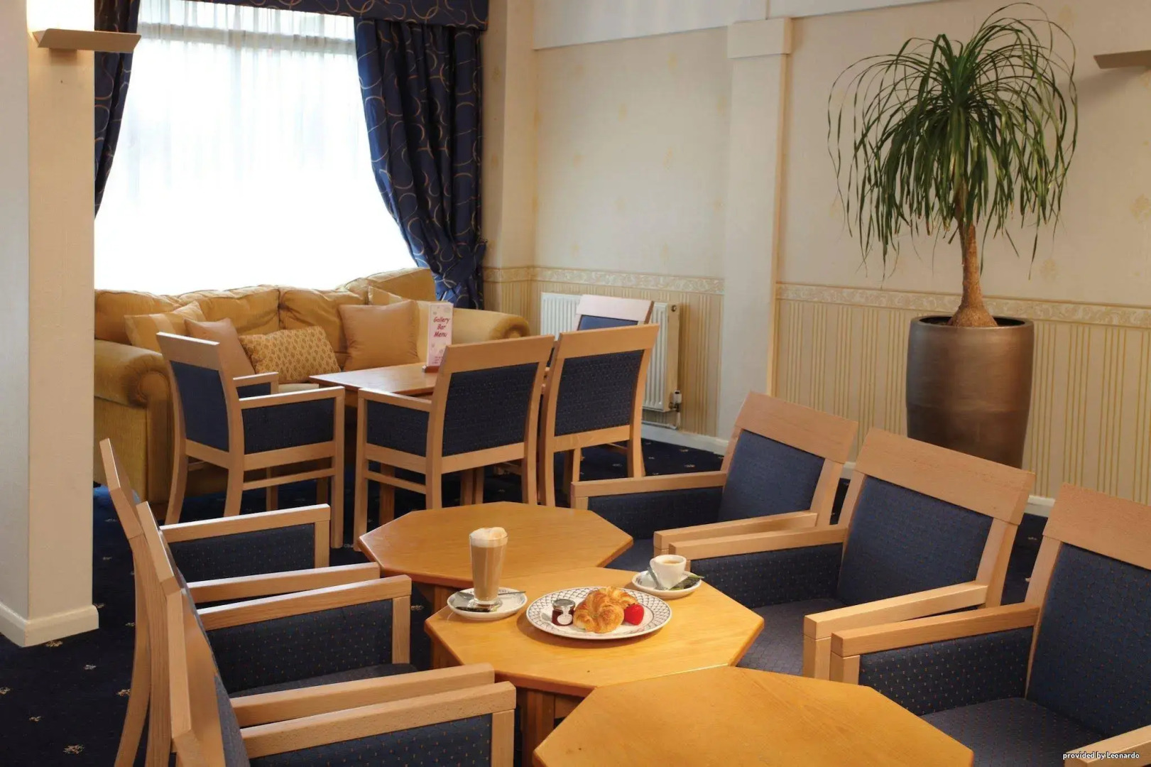 Tiverton Hotel Lounge & Venue