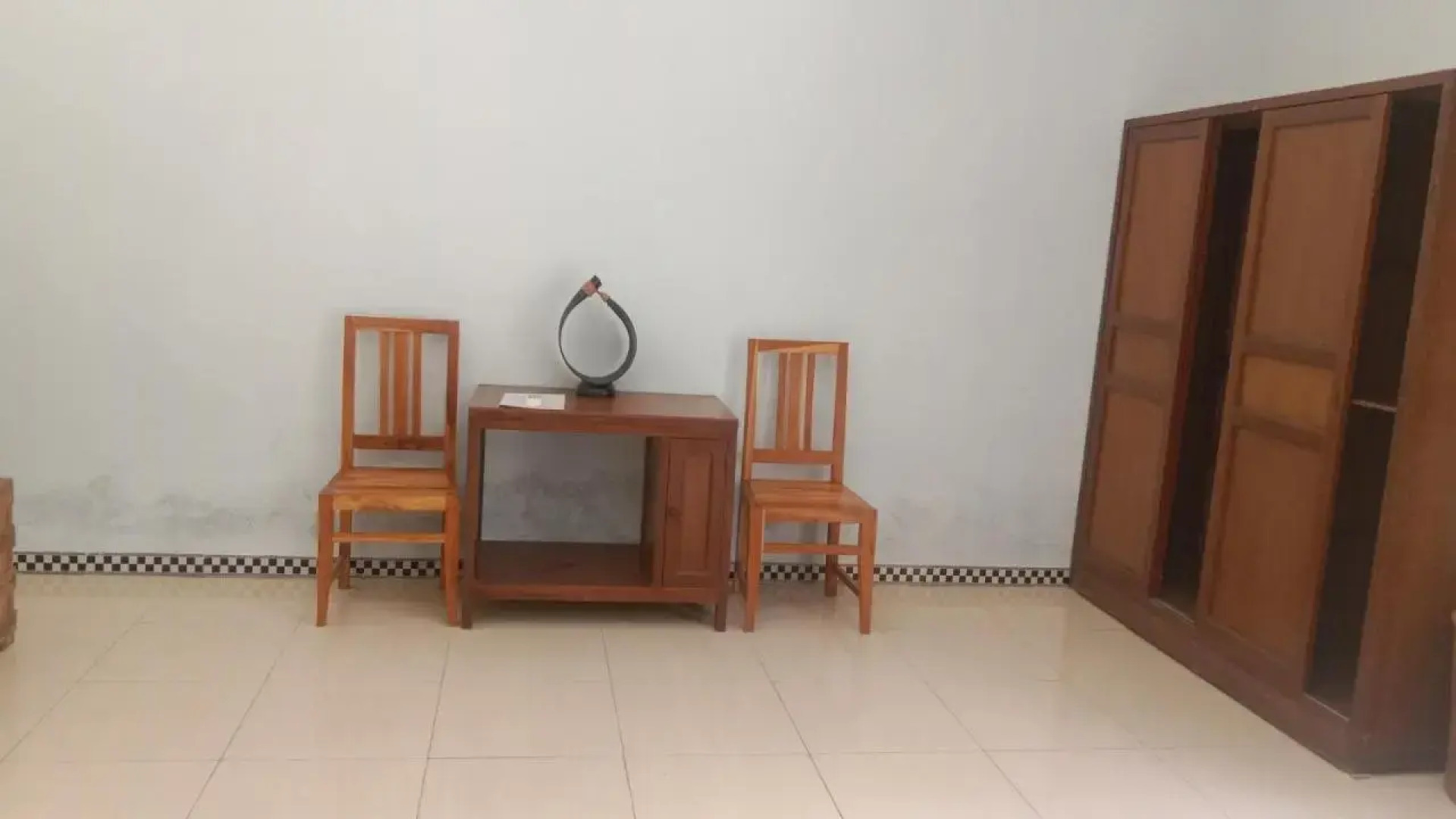 Surf Retreat Villa Sari