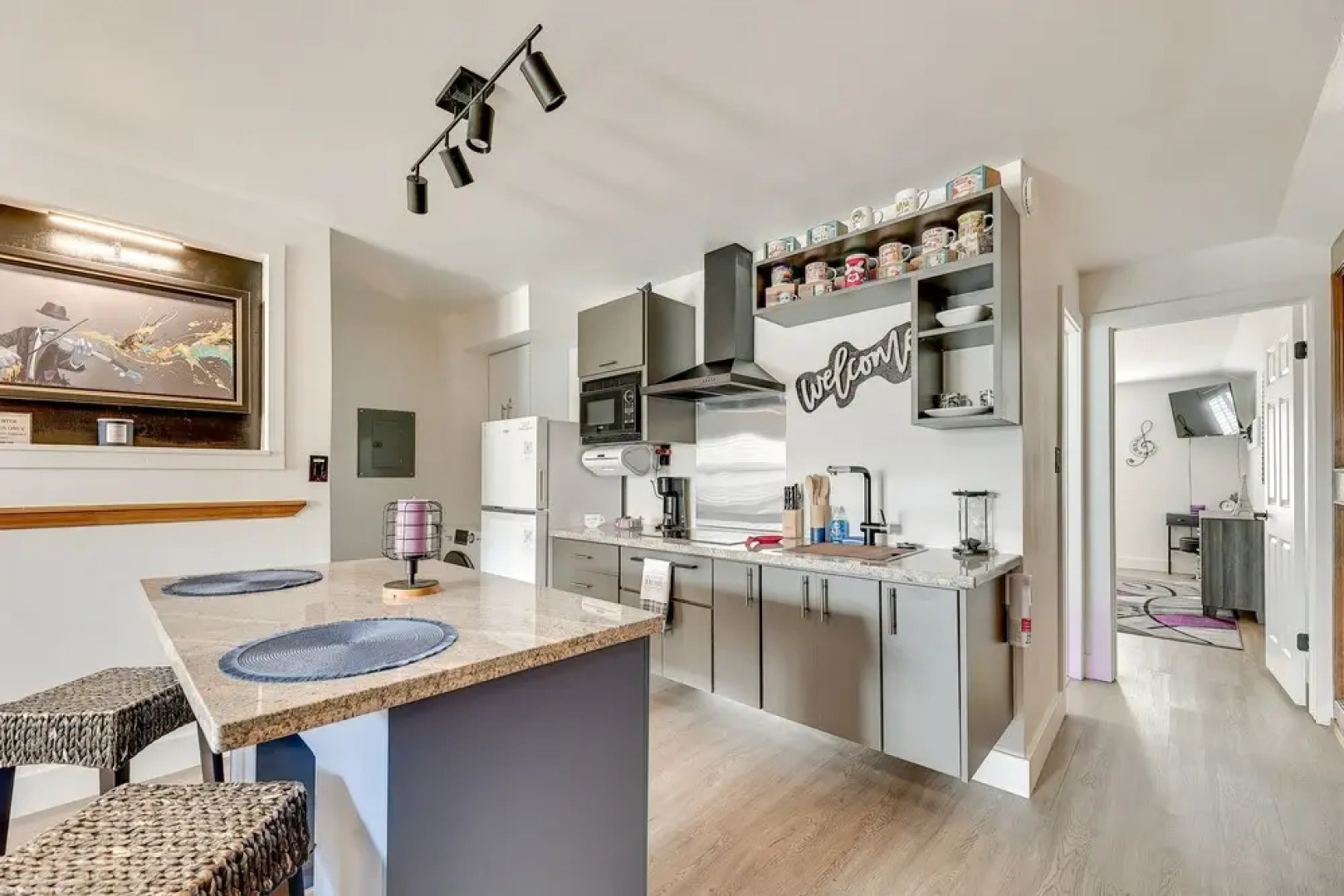 Edinburg Escape w/ Smart TV Near Firemen's Park!