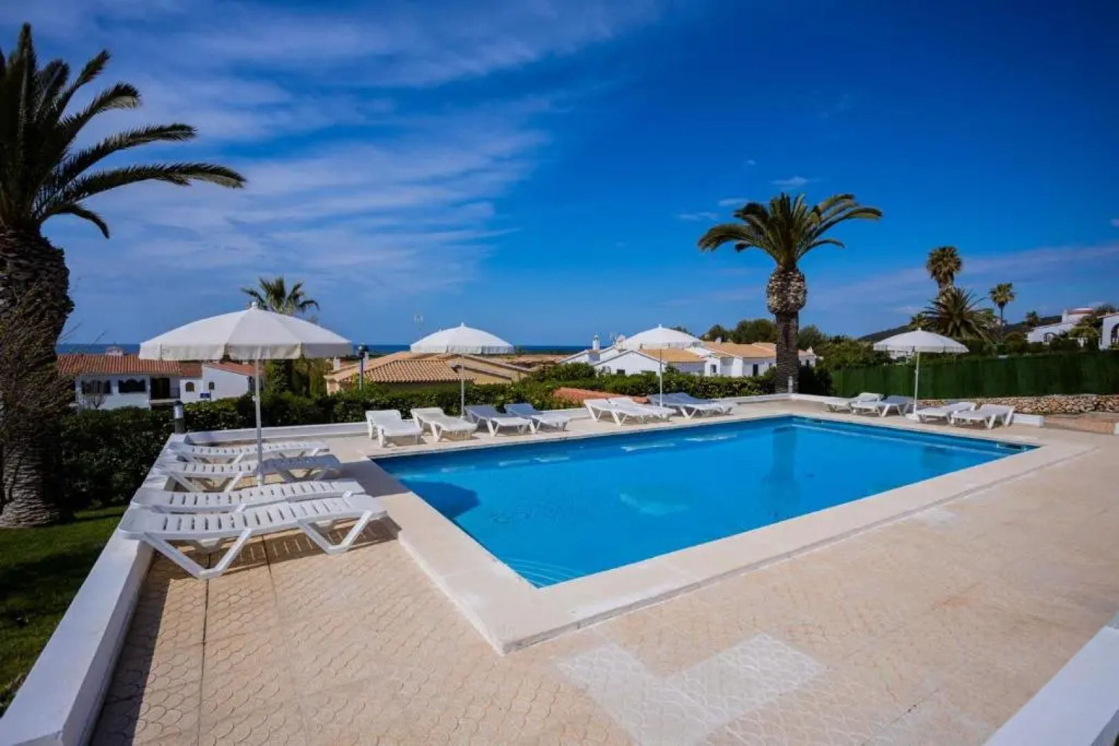 Villas 84 Est, Oest, Son Bou