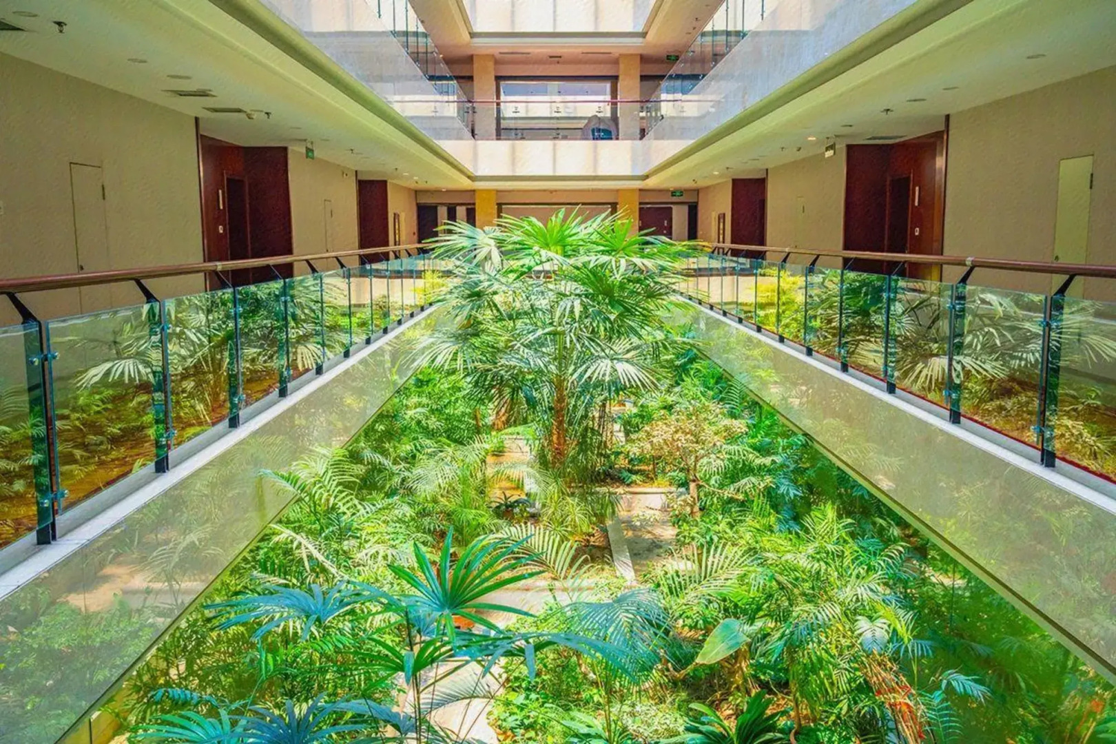 Lancui Lake Tian Mu Hot Spring Resort