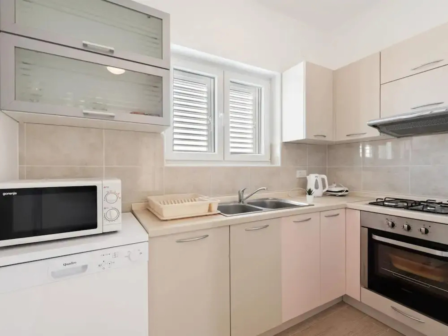 Simplistic Apartment in Neviđane with Balcony