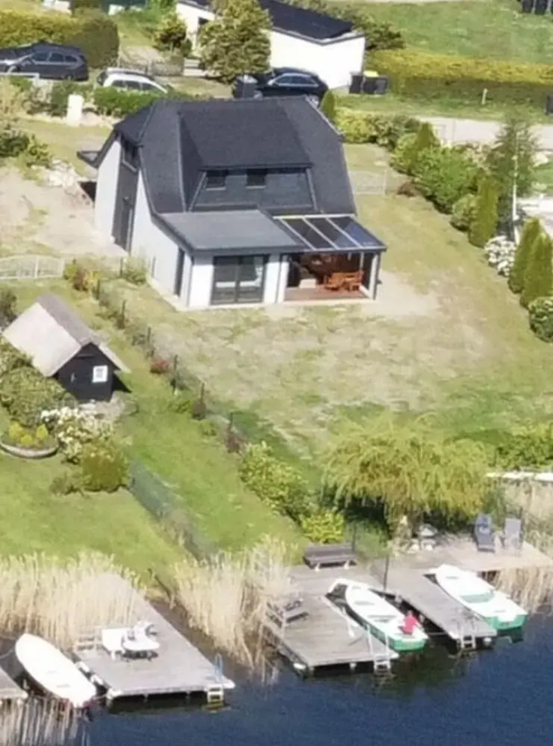 Schaal Lake Paradise