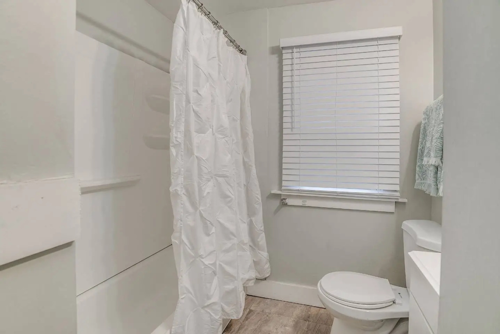 Cozy and comfortable apartment /15 minutes to down town