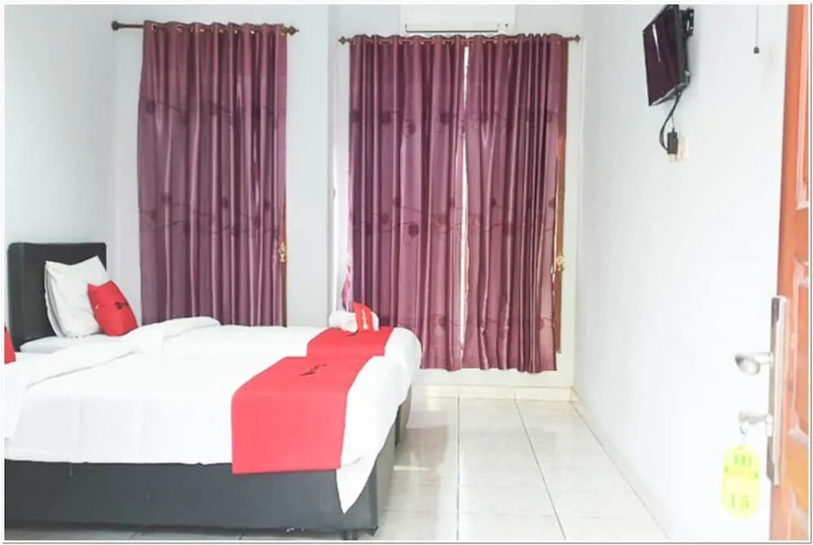 RedDoorz near Bojonegoro Train Station