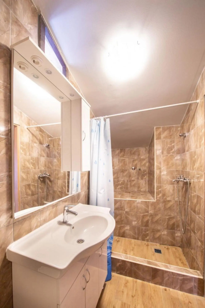 Linker - Wonderful Place Next To Te Sea - H