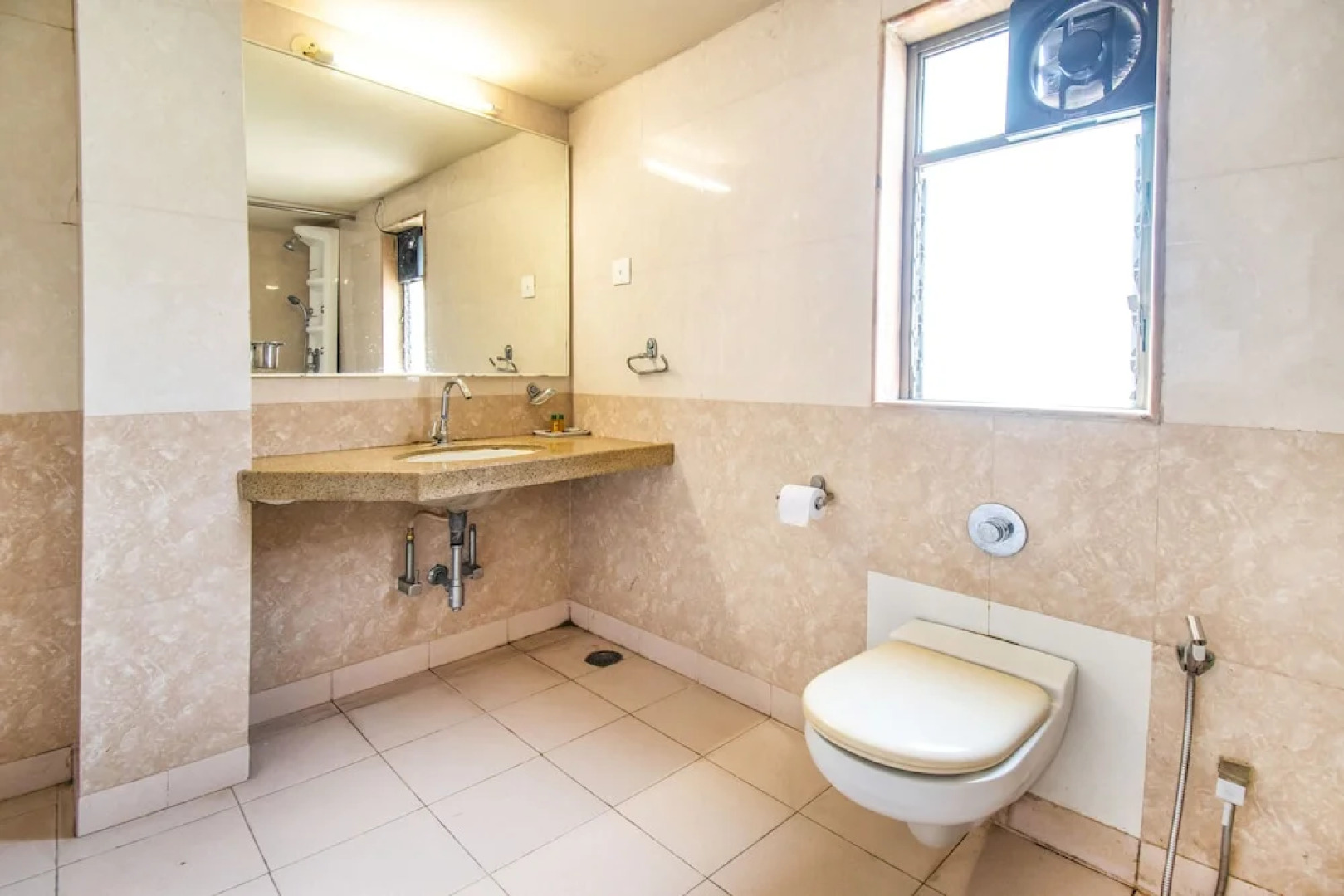 FabHotel Rajwada Baner