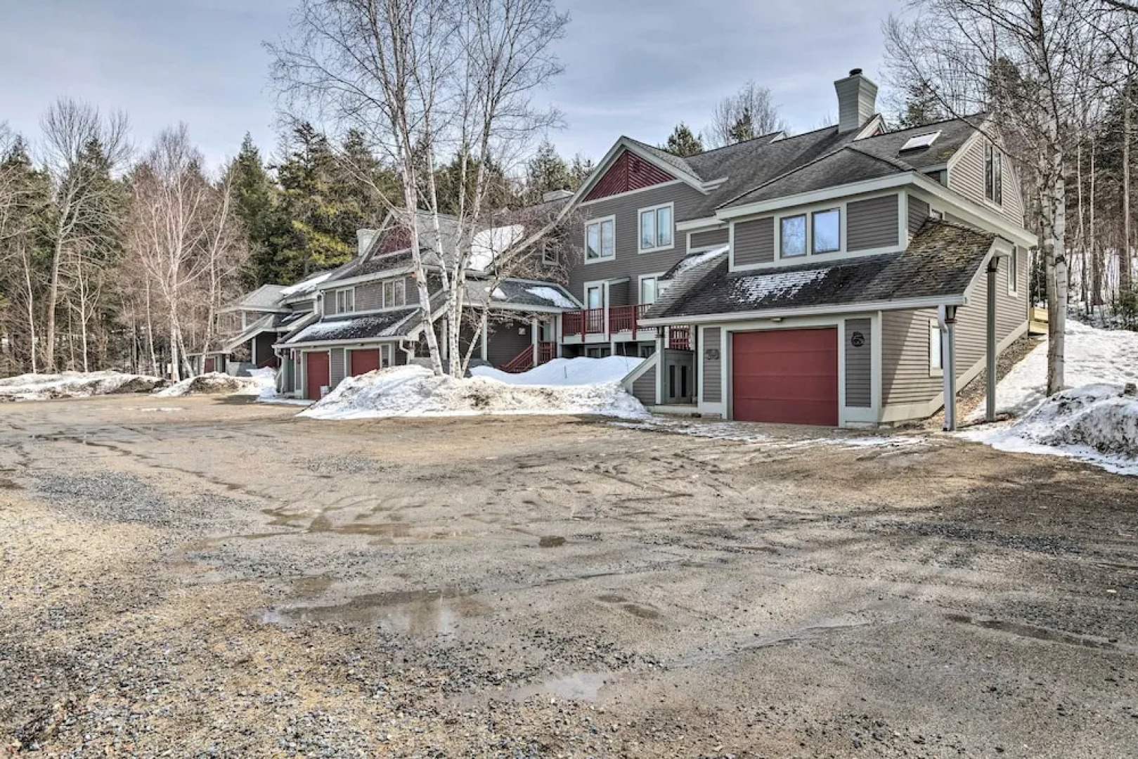 Updated Condo Next to Burke Mountain Bike Trails!