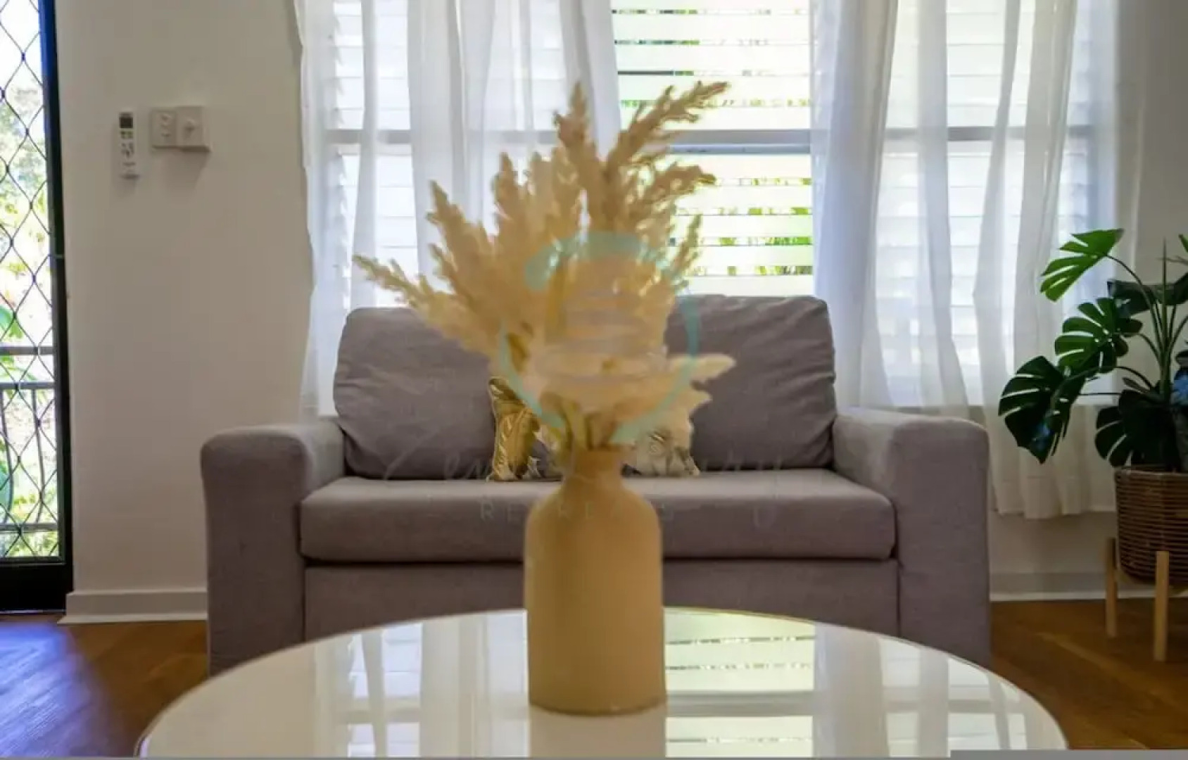 Zen Nest Cozy Lawn Minimalist