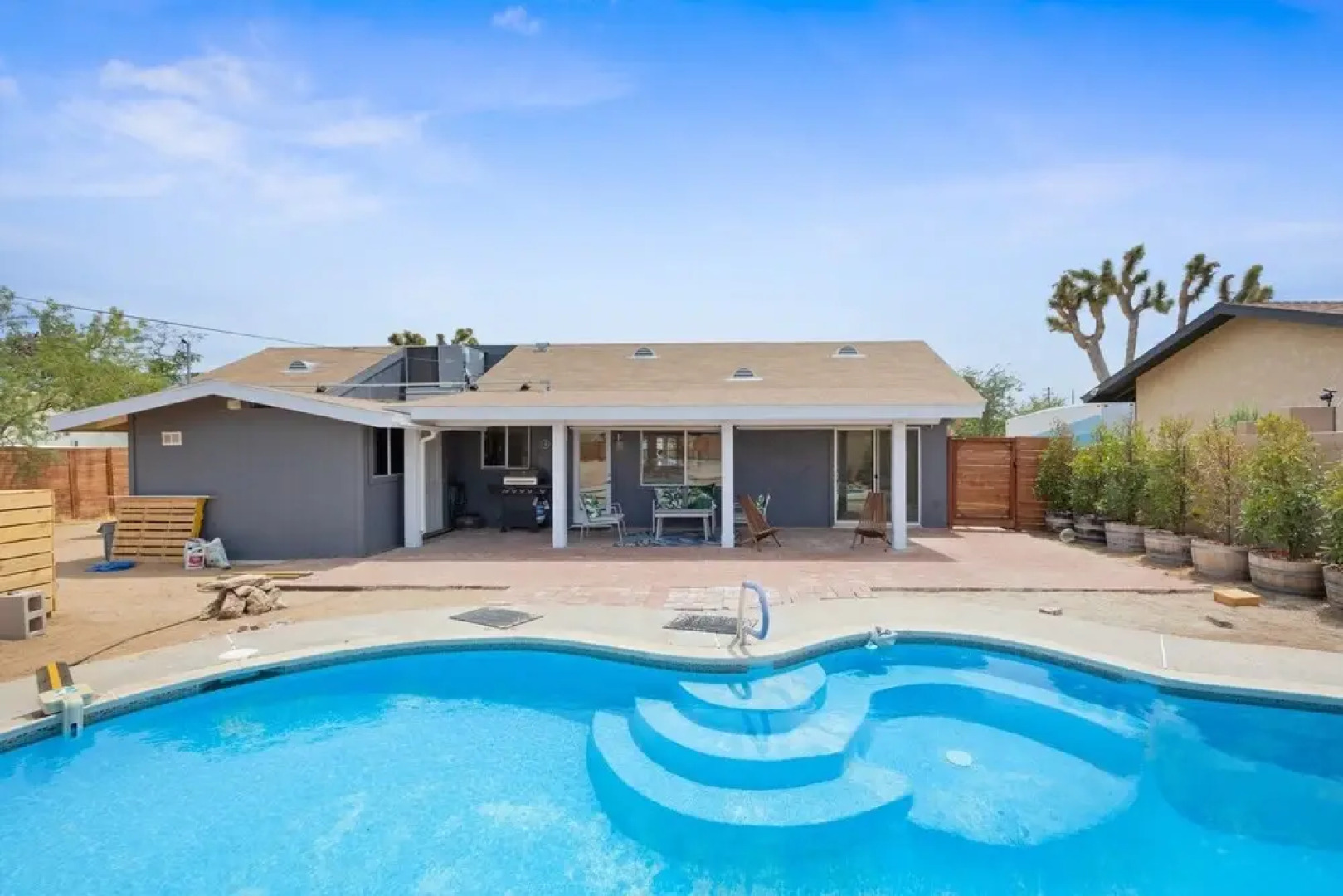 Nuevo Sol - In Ground Pool, Hot Tub, Fire Pit + Bbq 3 Bedroom Home by RedAwning