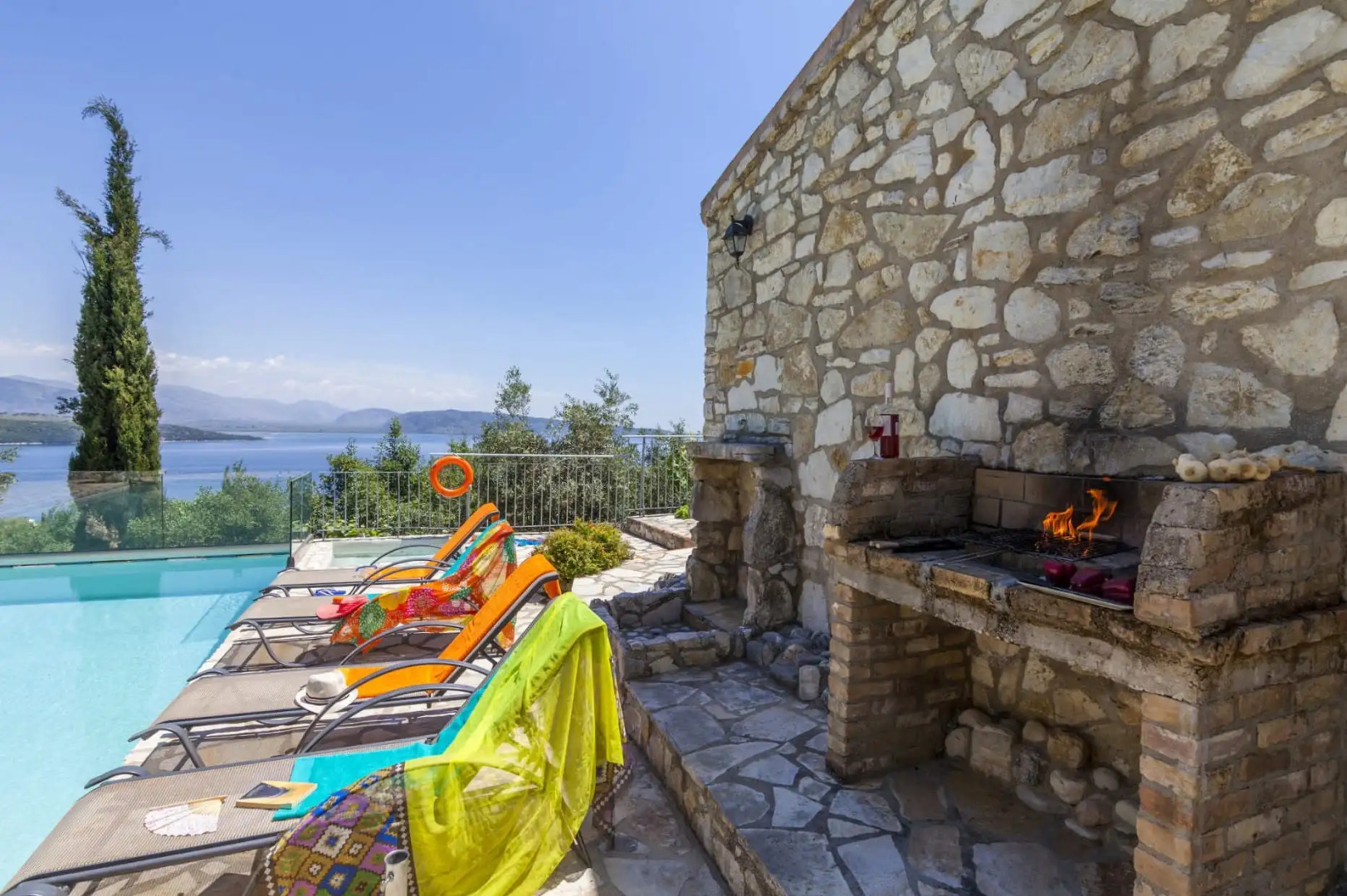 Scirocco And Folitsa Villas