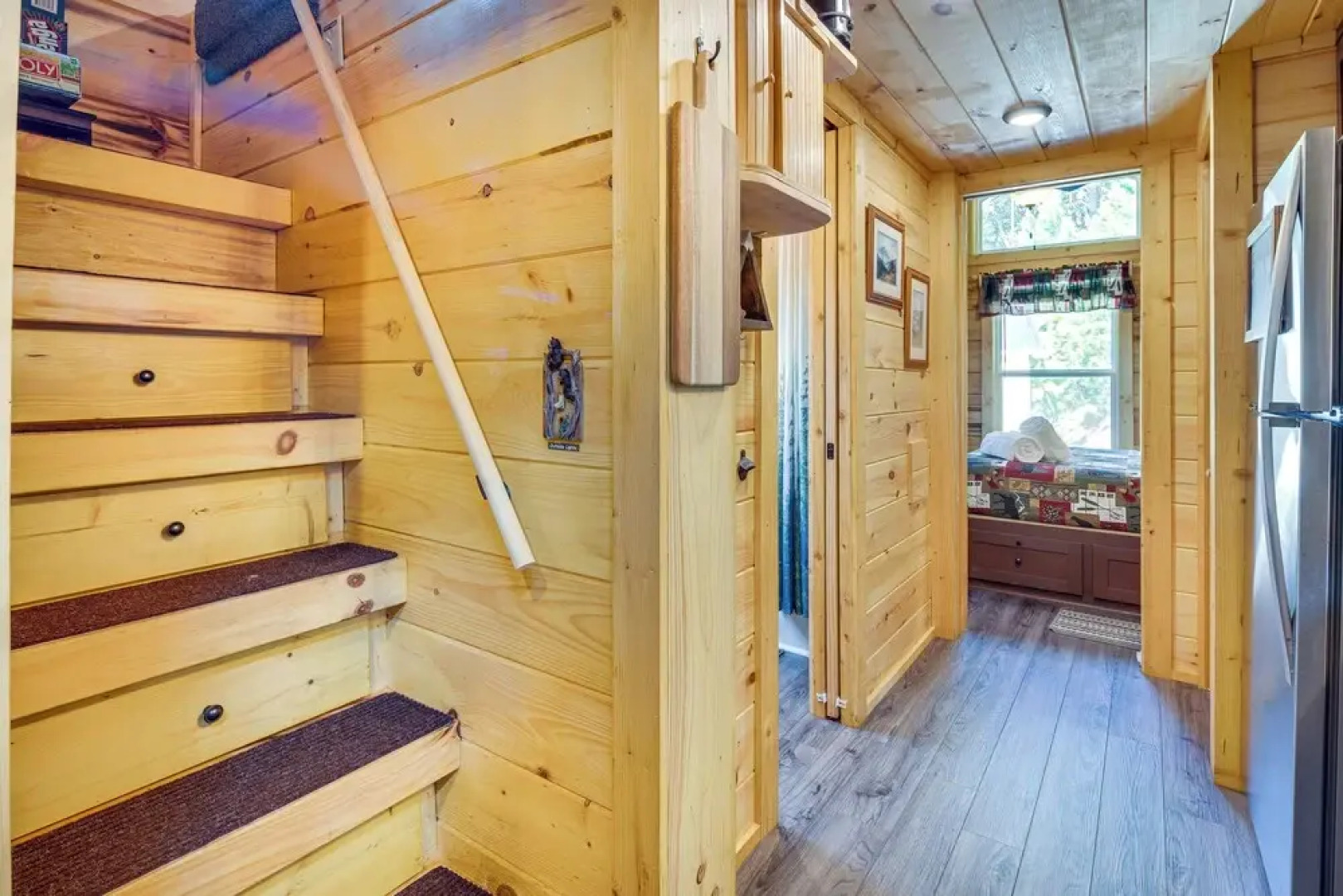 7 Mi to Lake Lure: Mill Spring Cabin w/ Hot Tub