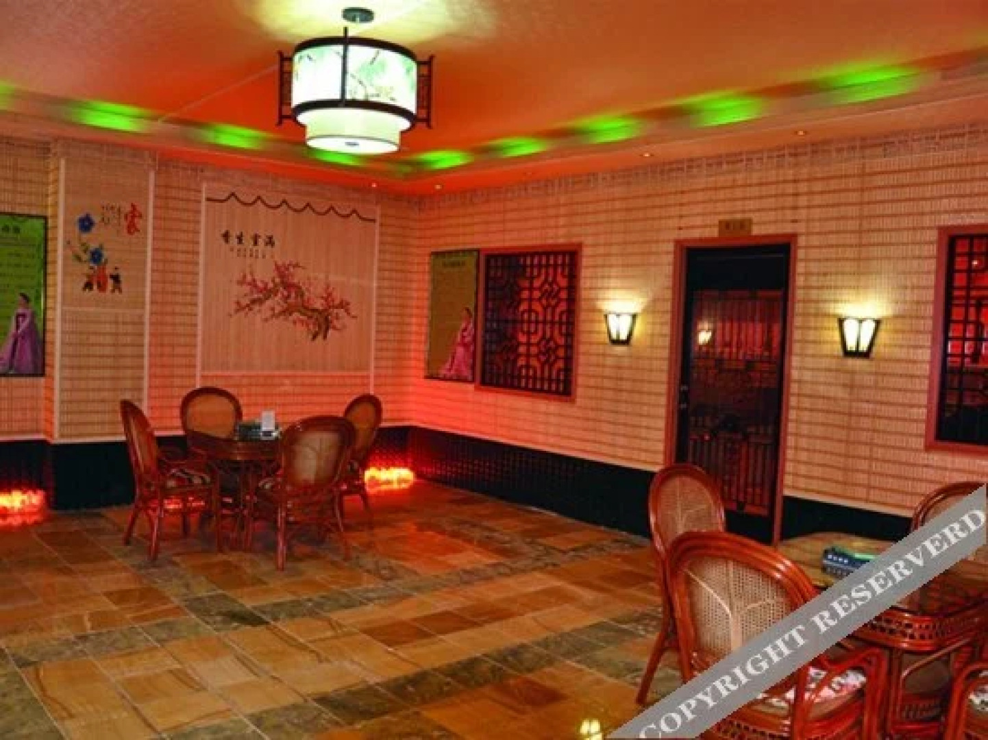 Zhongyuan Holiday Hotel