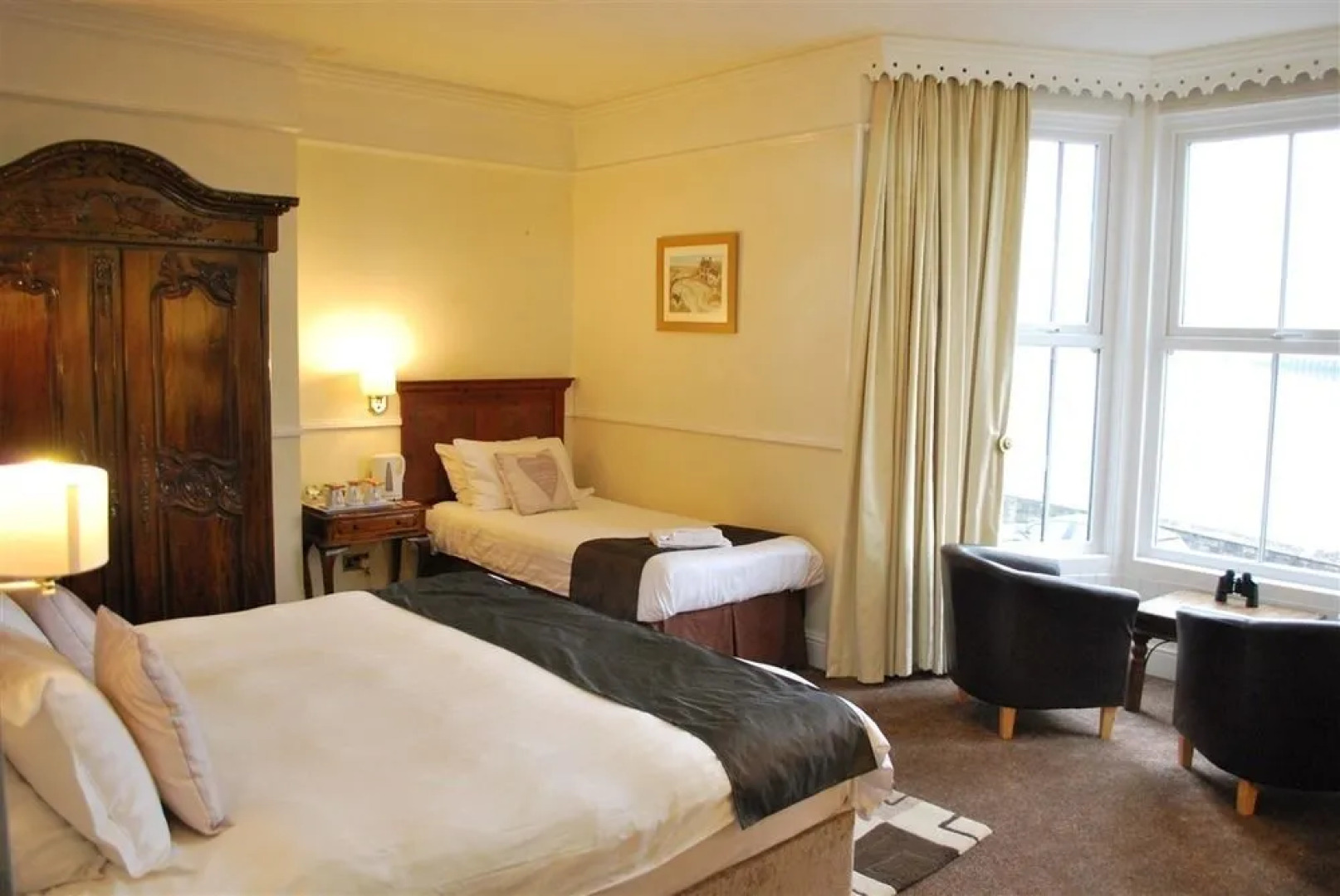 Ye Olde Fighting Cocks