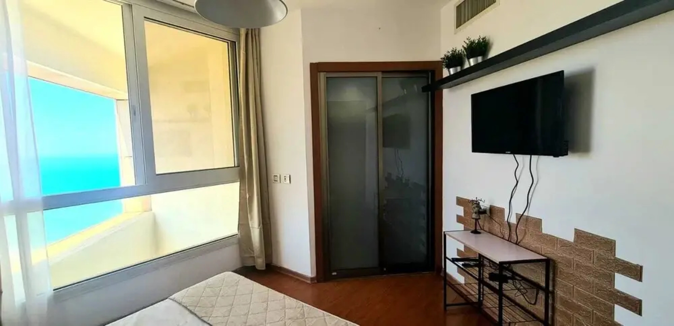 SHaYaSH apartments Leonardo Bat-Yam