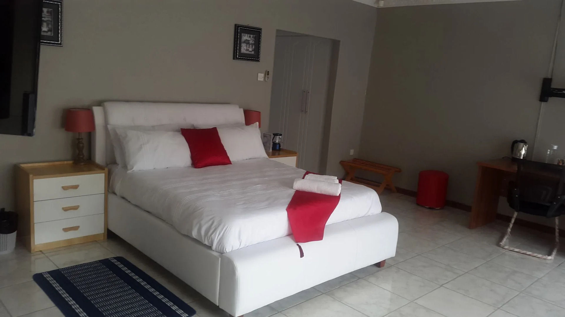 Tintech Bed & Breakfast